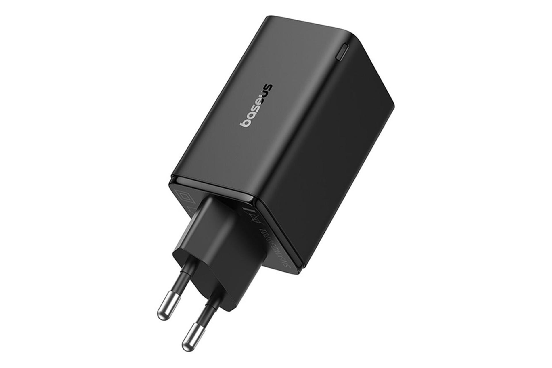 نمای کناری شارژر باسئوس Baseus P10162701113-00 With Type-C Cable