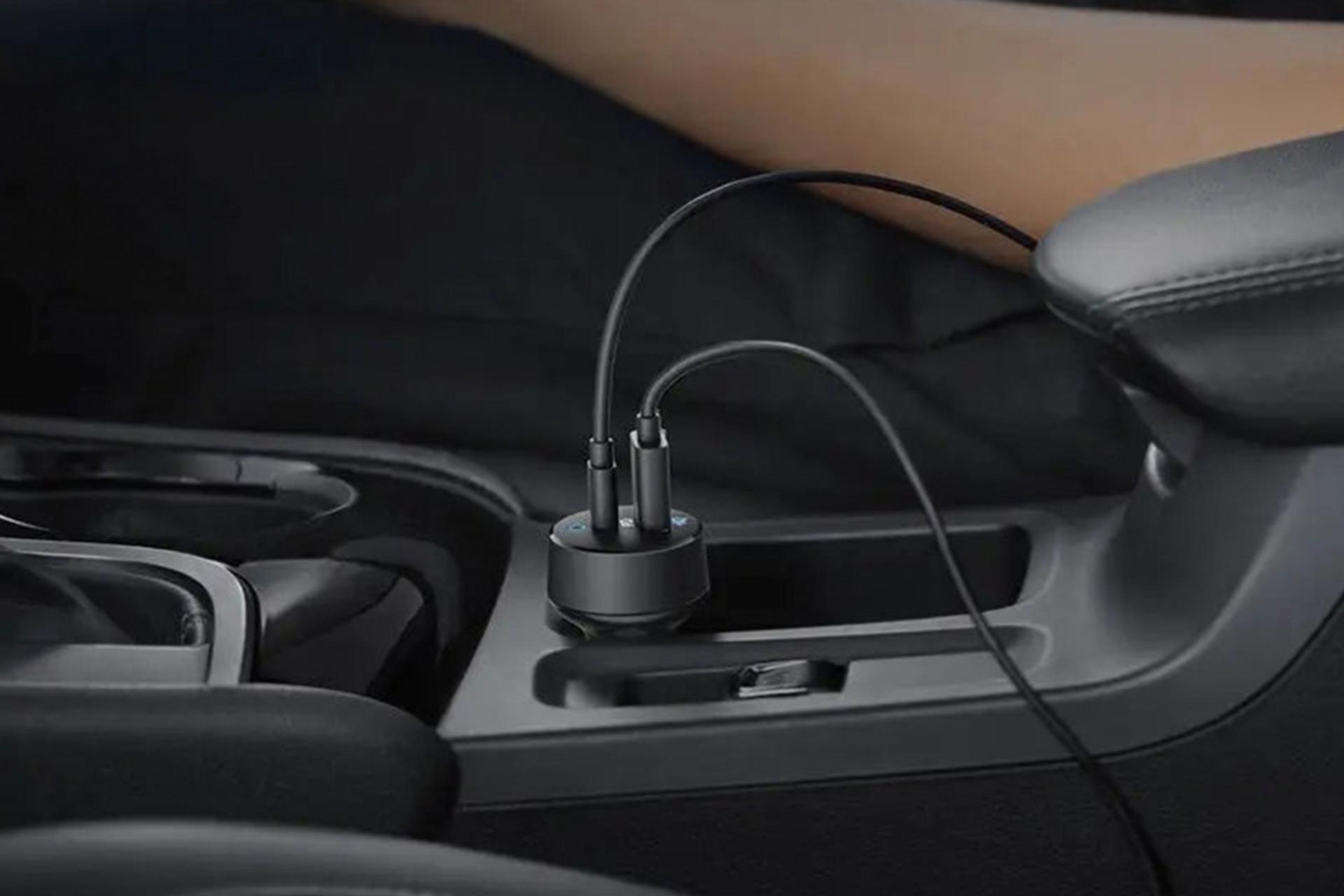 نمای درحال کار شارژر انکر Anker PowerDrive A2732