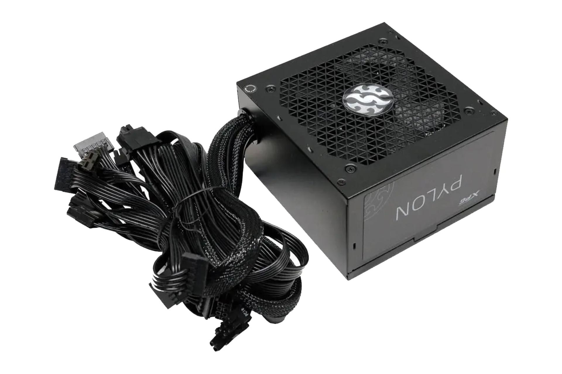 نمای کلی پاور کامپیوتر ای دیتا XPG PYLON با توان 650 وات با نمایش کابل‌ها