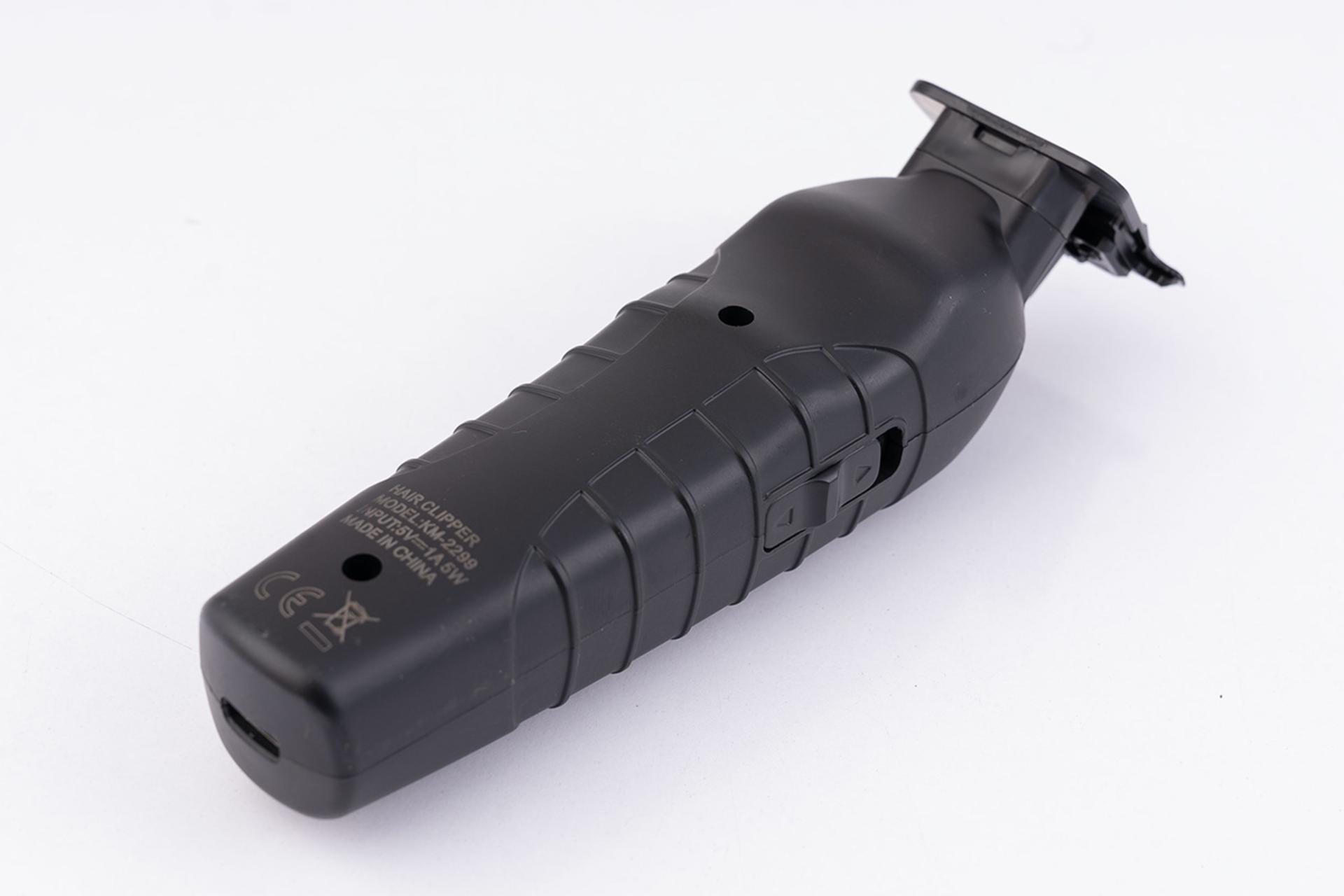 ماشین اصلاح و ریش تراش کیمی Kemei KM-2299 نمای پشت