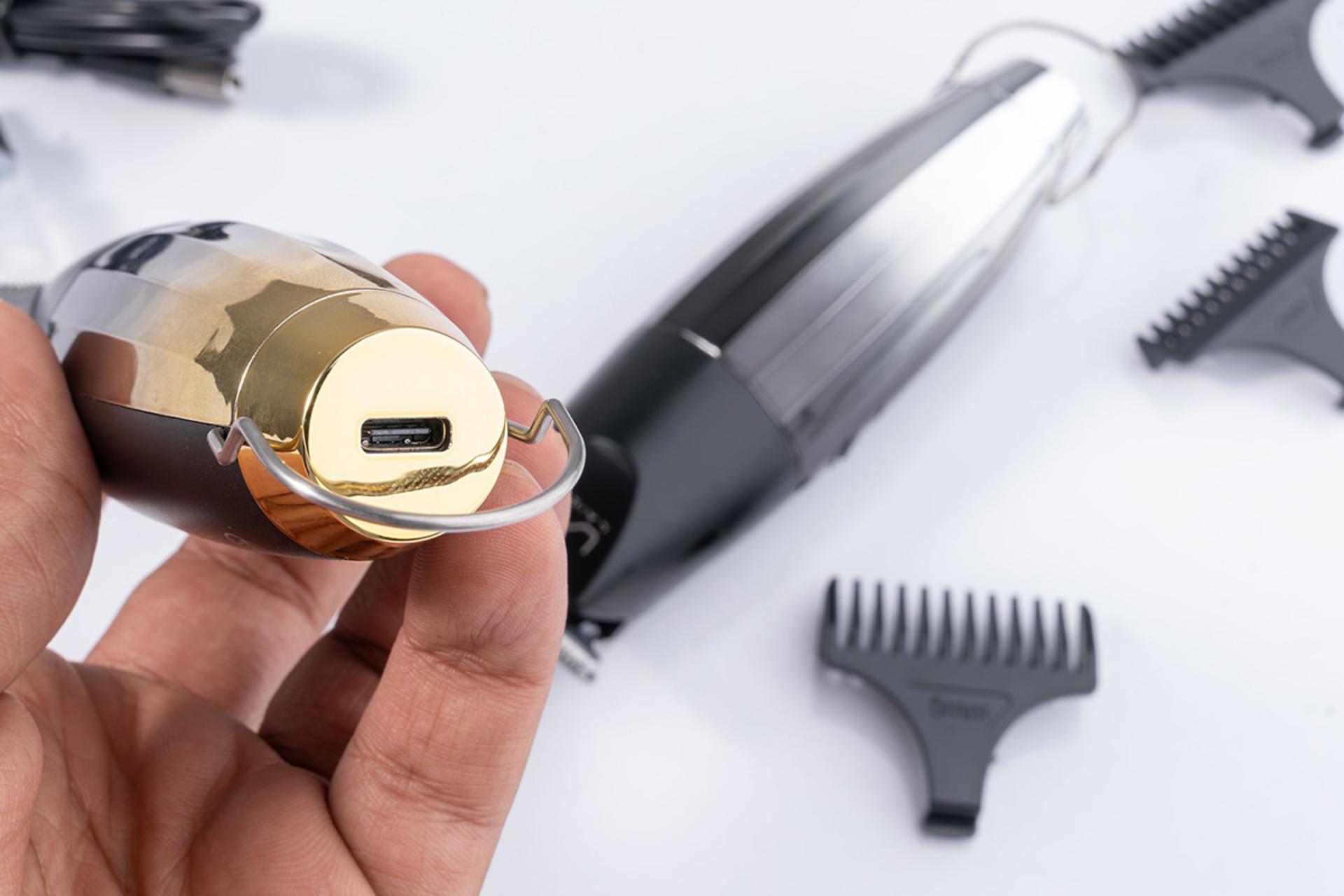 ماشین اصلاح و ریش تراش لایچی LAC LAICHY L-903 نمای زیر و درگاه شارژ