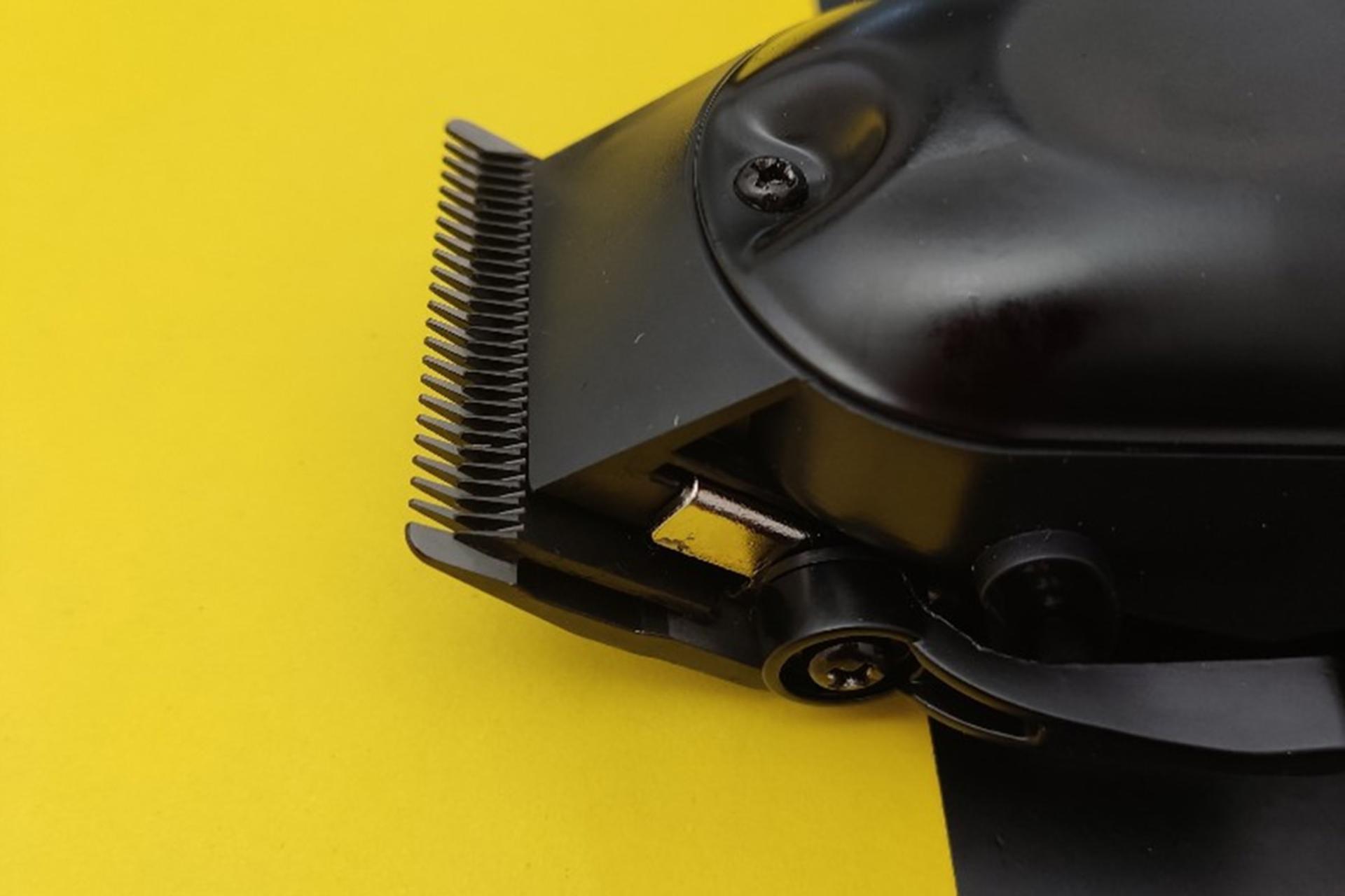 ماشین اصلاح و ریش تراش لایچی LAC LAICHY L-919 نمای نزدیک تیغه