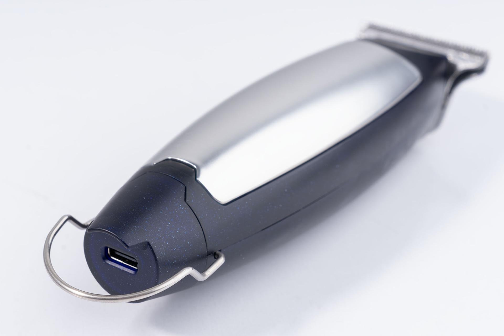 ماشین اصلاح و ریش تراش لایچی LAC LAICHY L-956 نمای درگاه شارژ