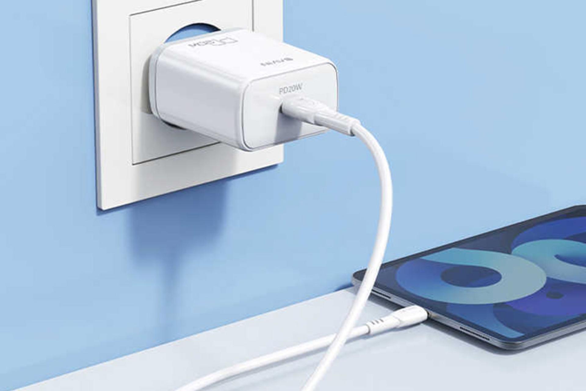 نمای درحال کار شارژر باوین Bavin PC827Y