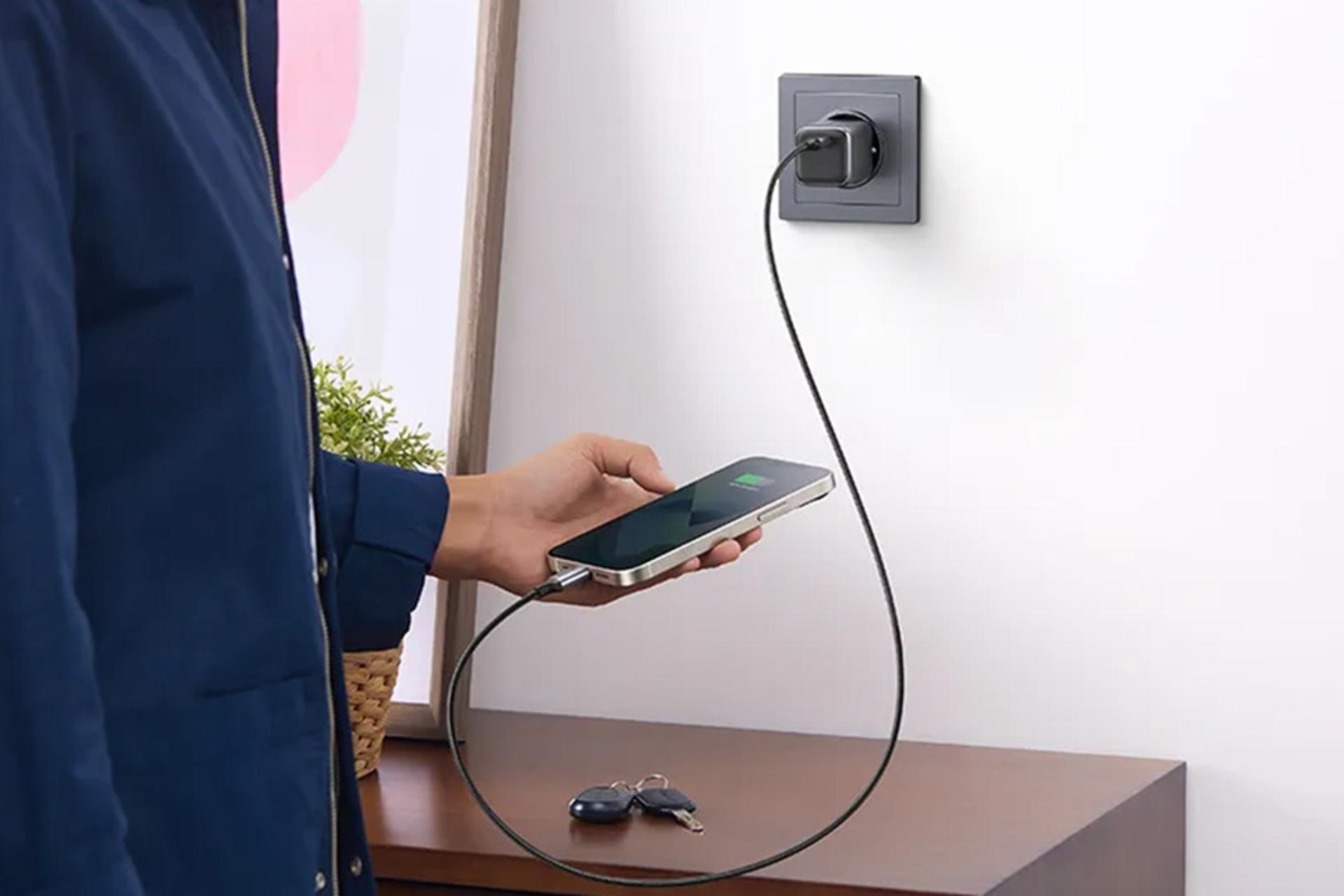 نمای درحال کار شارژر یوگرین UGREEN CD319-90666