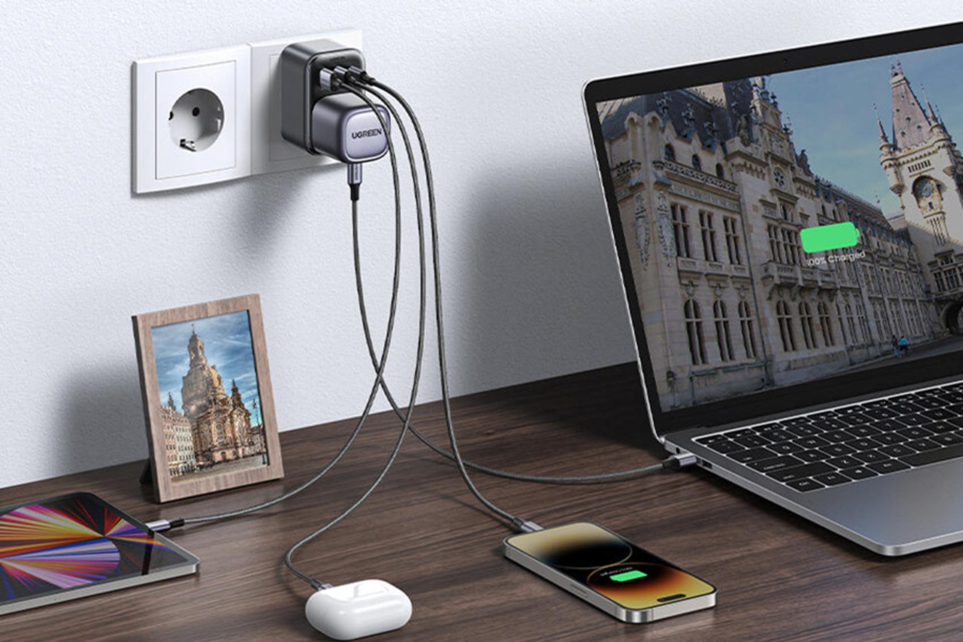 نمای درحال کار شارژر یوگرین UGREEN CD314-15290