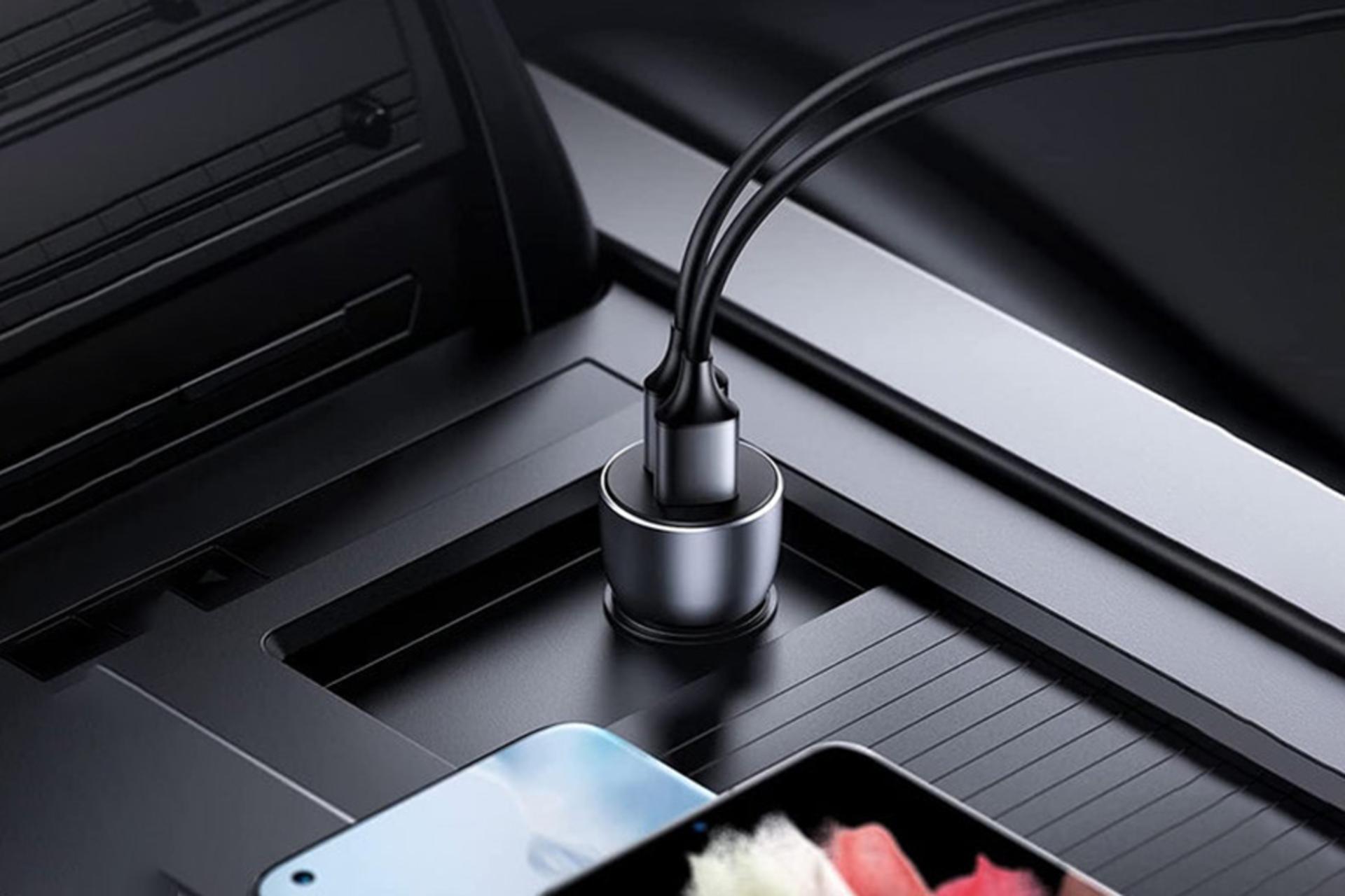 نمای درحال کار شارژر یوگرین UGREEN UG-10144