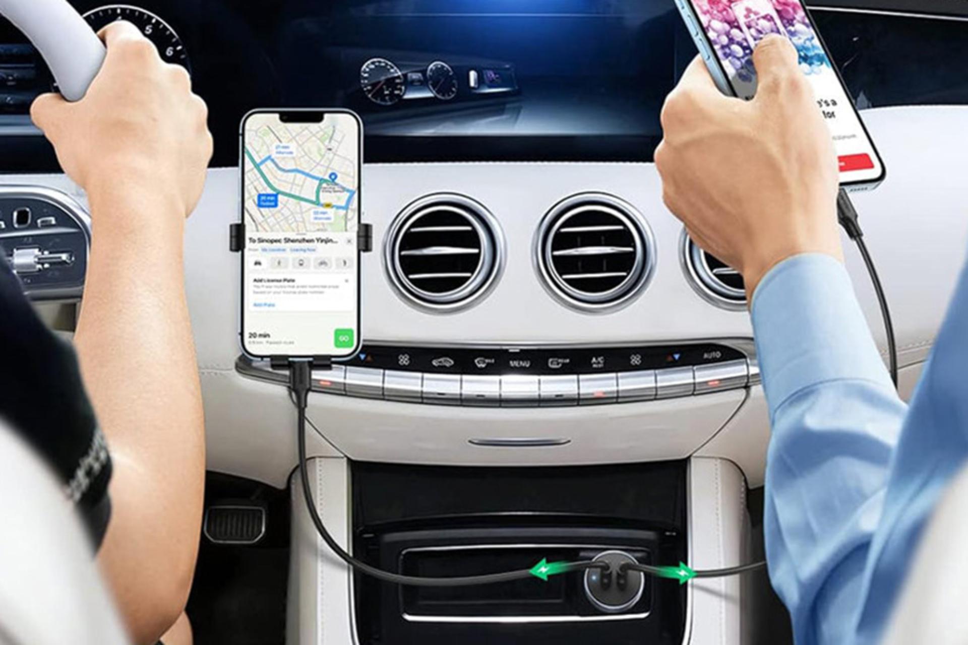 نمای درحال کار شارژر یوگرین UGREEN 70594