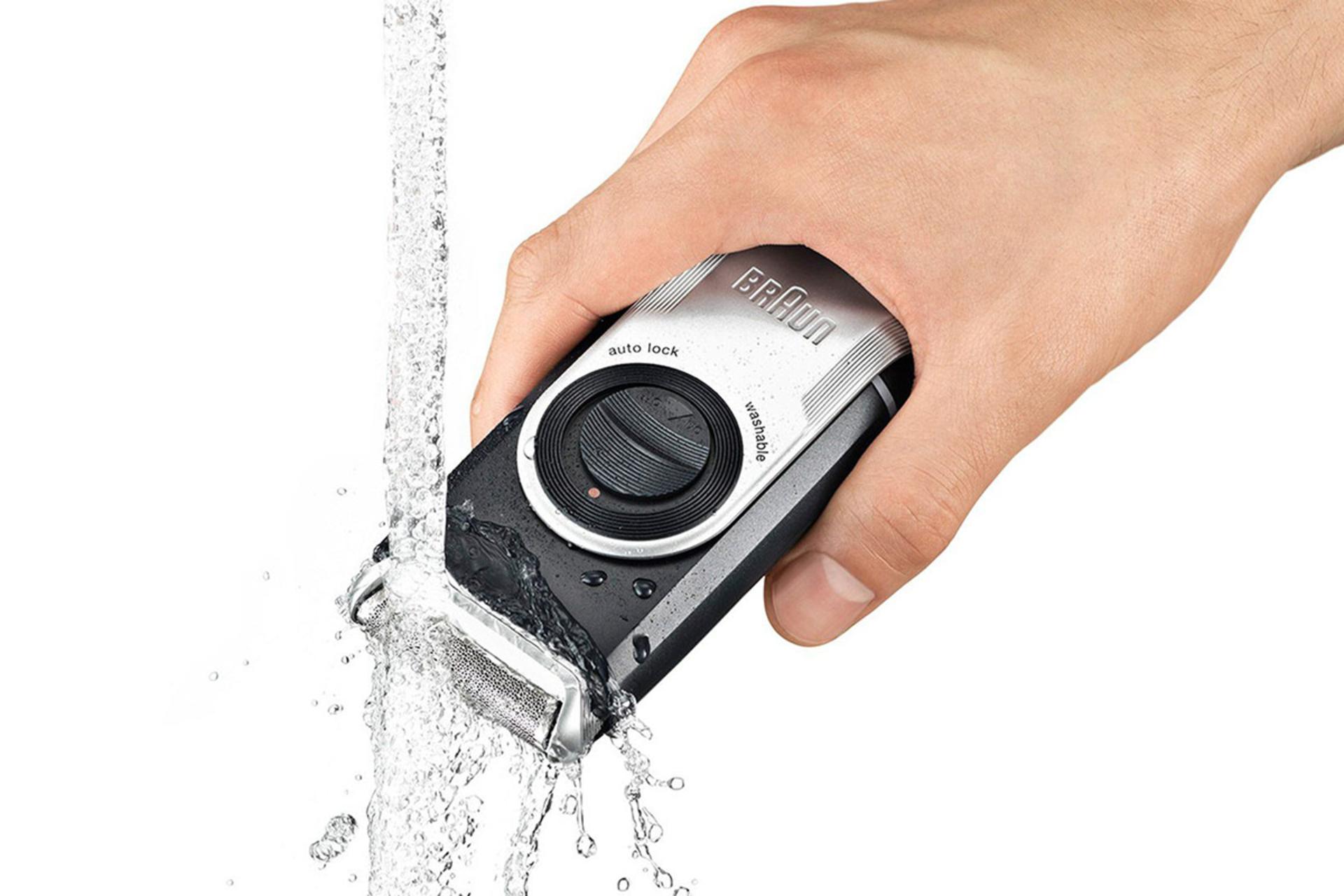 ماشین اصلاح و ریش تراش براون Braun M-90 در حال شستشو