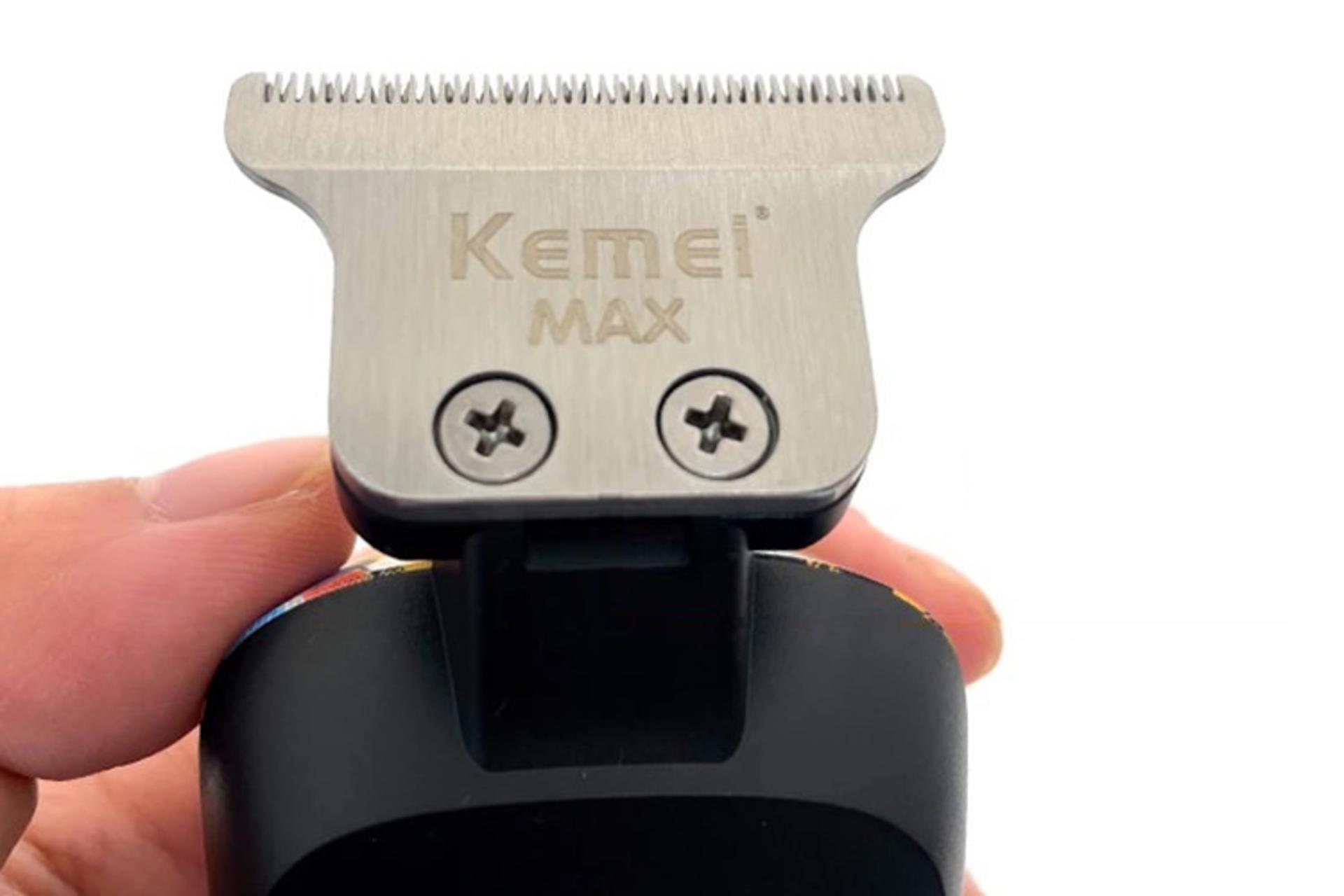 ماشین اصلاح و ریش تراش کیمی Kemei KM-MAX5090 نمای پشت تیغه