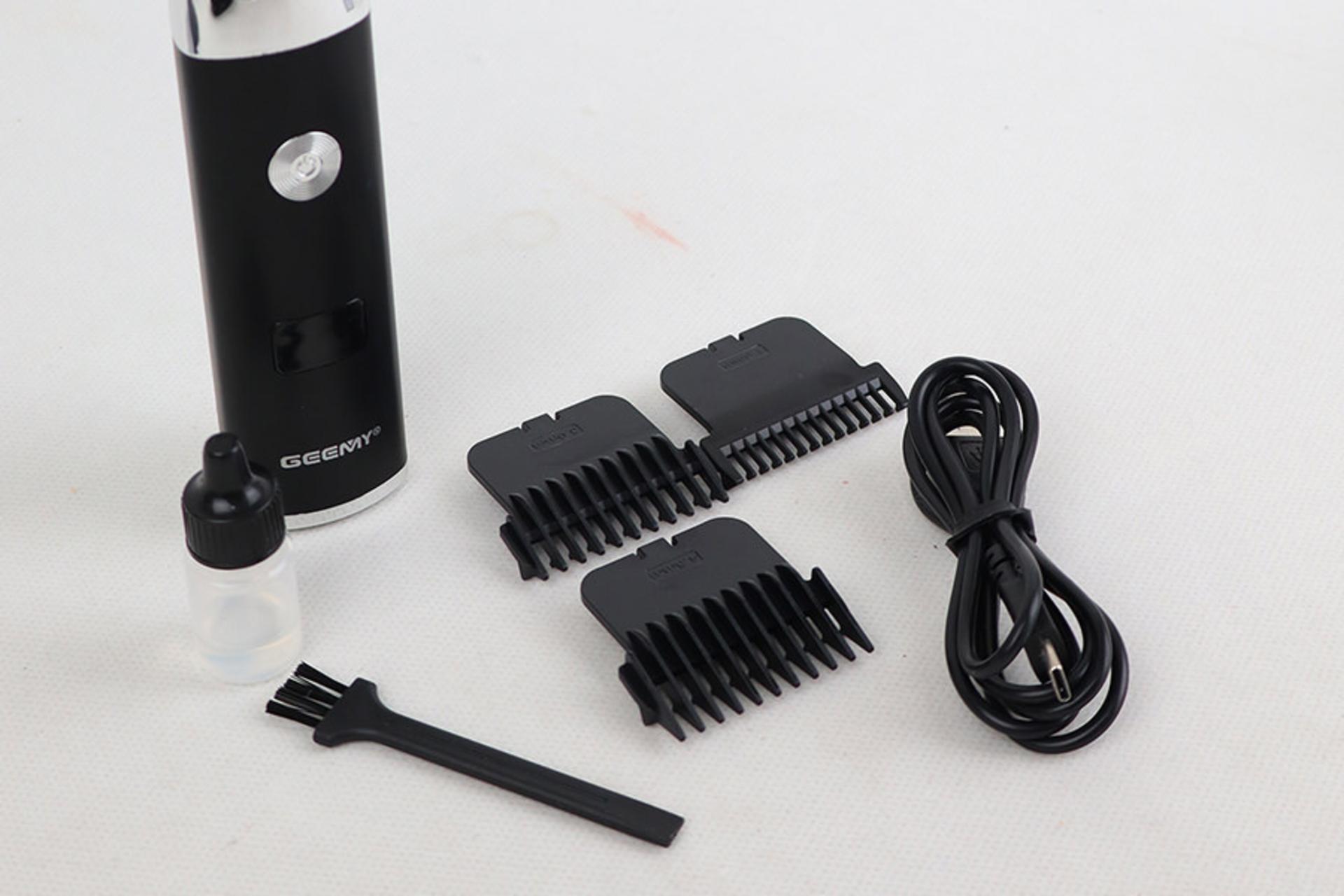 ماشین اصلاح و ریش تراش جیمی Geemy GM-6697 شانه ها و لوازم همراه