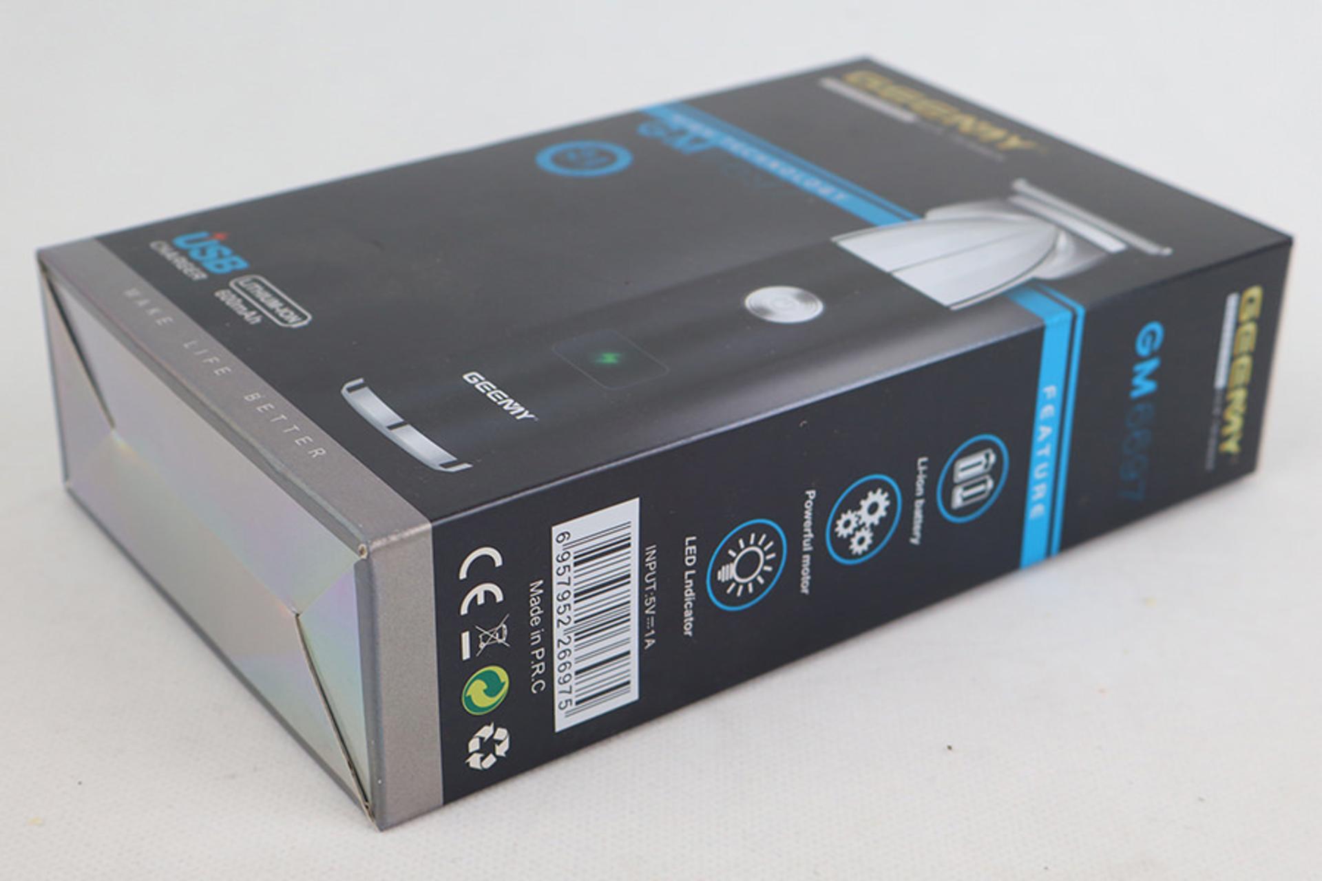 ماشین اصلاح و ریش تراش جیمی Geemy GM-6697 جعبه و بسته بندی
