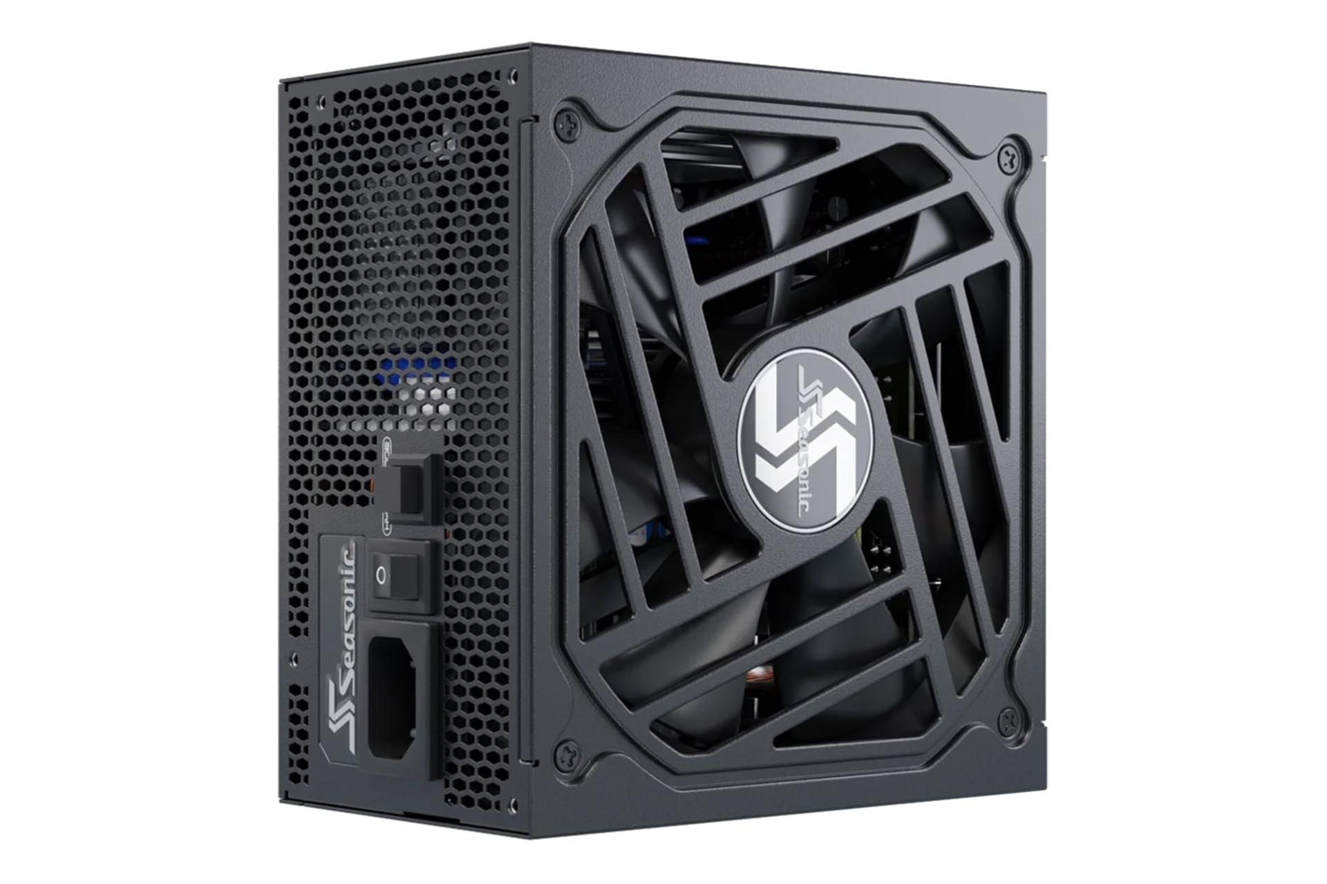 نمای نیمرخ پاور کامپیوتر سی سونیک FOCUS GX ATX 3.0 با توان 750 وات با نمایش لوگو، فن و درگاه برق