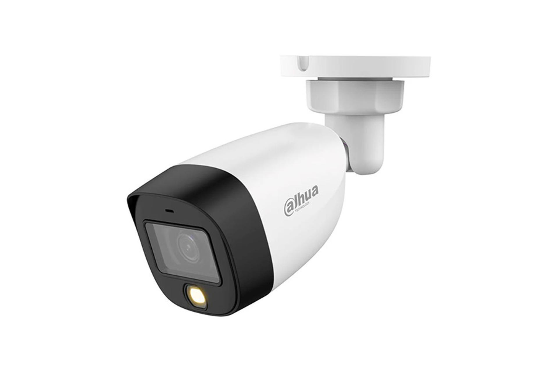 دوربین نظارتی داهوا Dahua DH-HAC-HFW1209C-LED نمای جلو با چراغ روشن