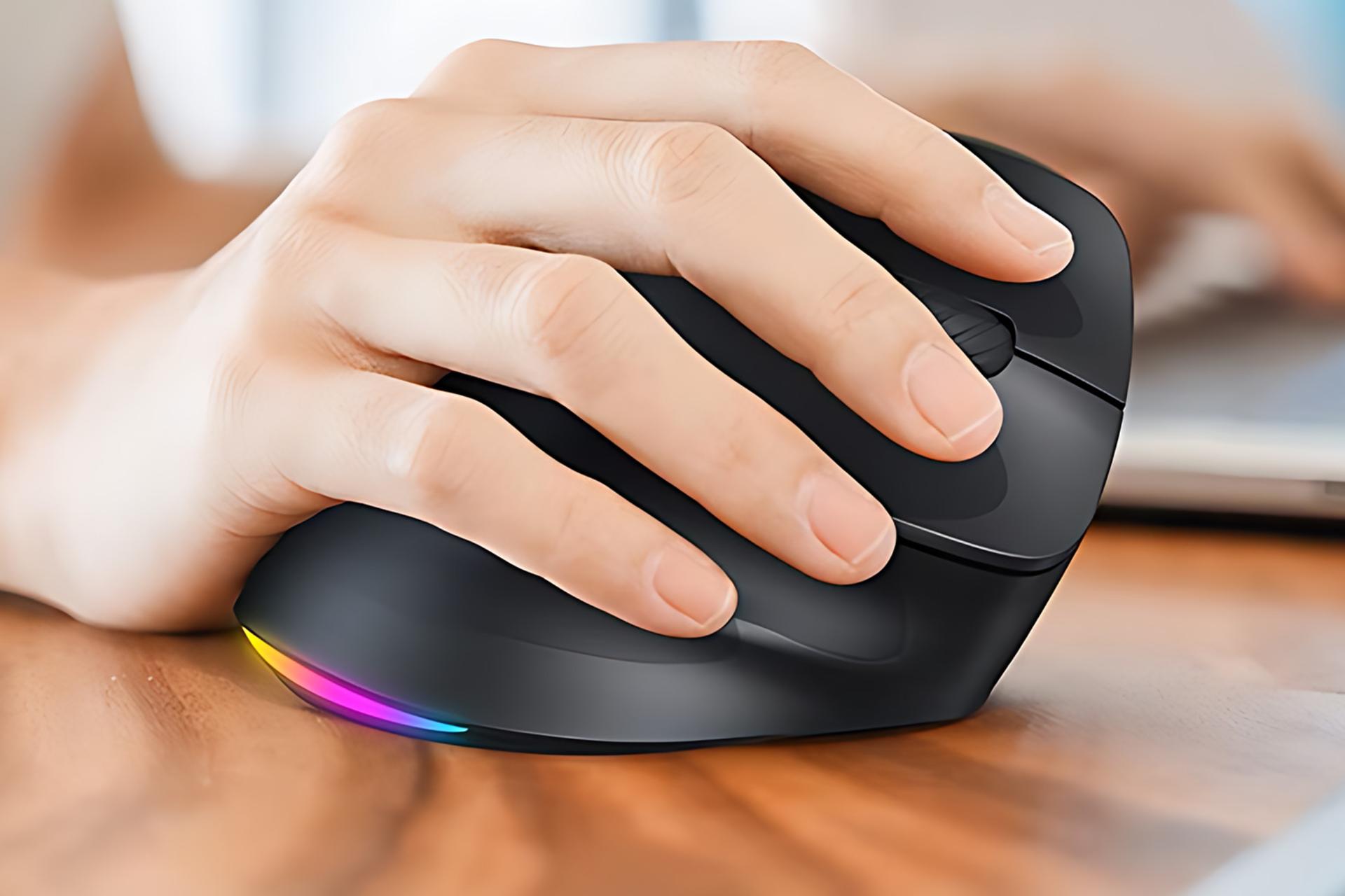 ابعاد ماوس میشن Meetion BTM010R در دست