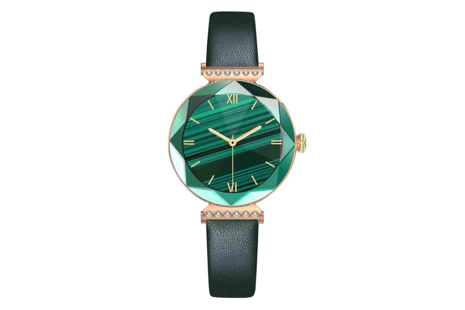 ساعت هوشمند گرین لیون Green Lion Swarovski سبز از نمای روبرو