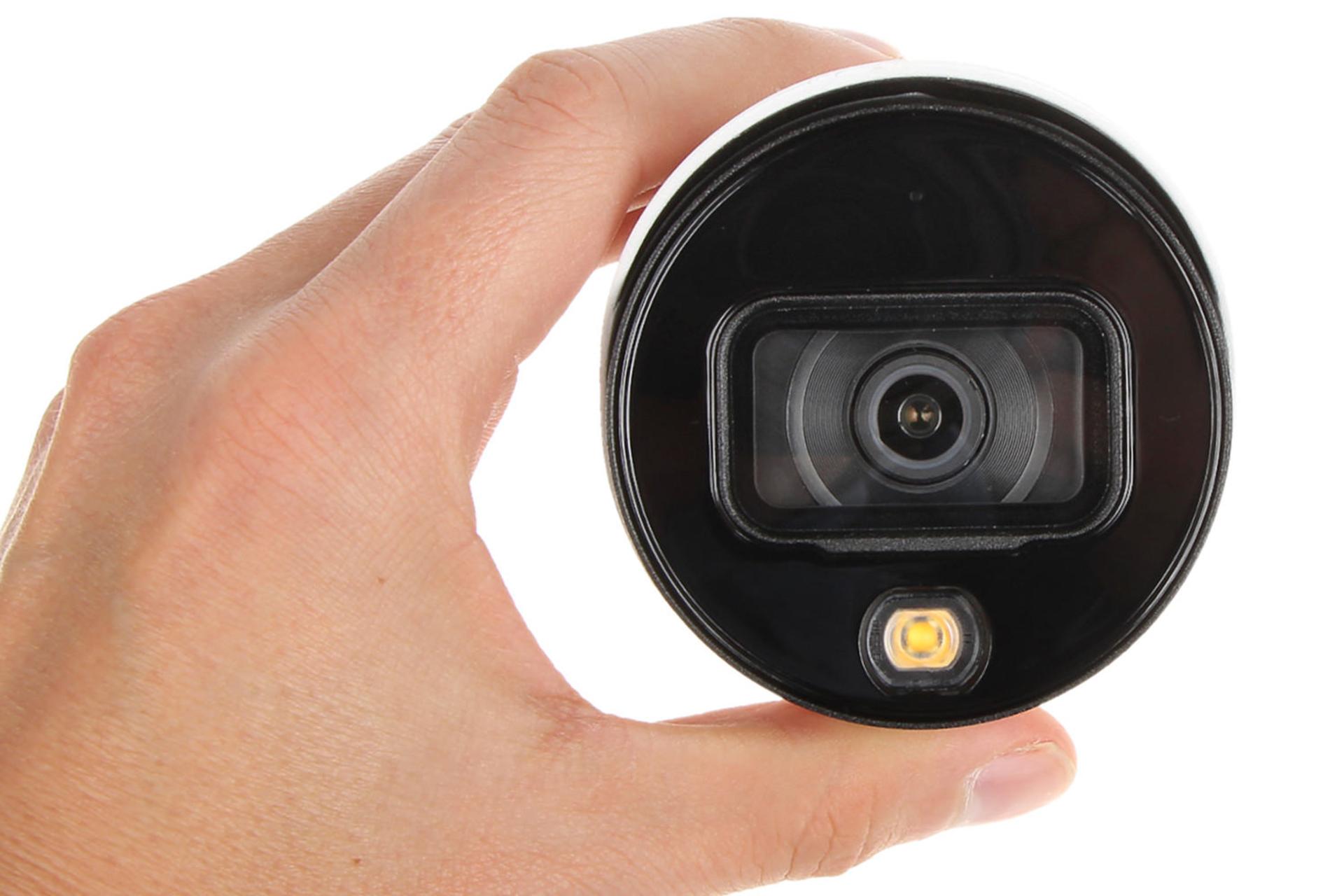 دوربین نظارتی داهوا Dahua DH-HAC-HFW1239T-LED نمای در دست