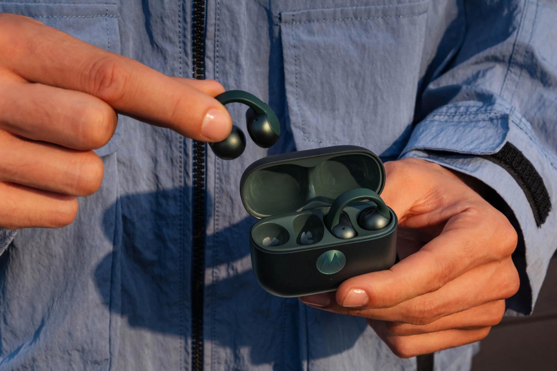 شارژدهی هدفون موتورولا Moto Buds Loop