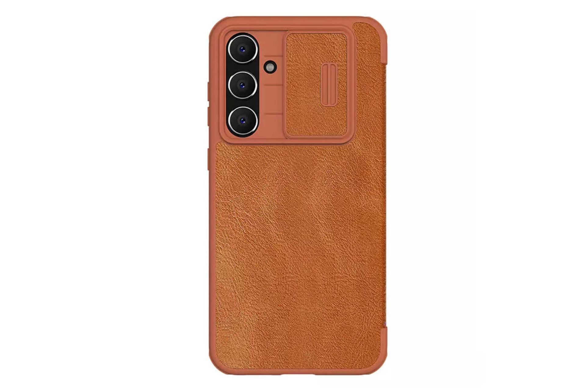 نمای پشت کیف کلاسوری نیلکین مدل Qin Pro Leather مناسب سامسونگ Galaxy S23 FE رنگ قهوه‌ای
