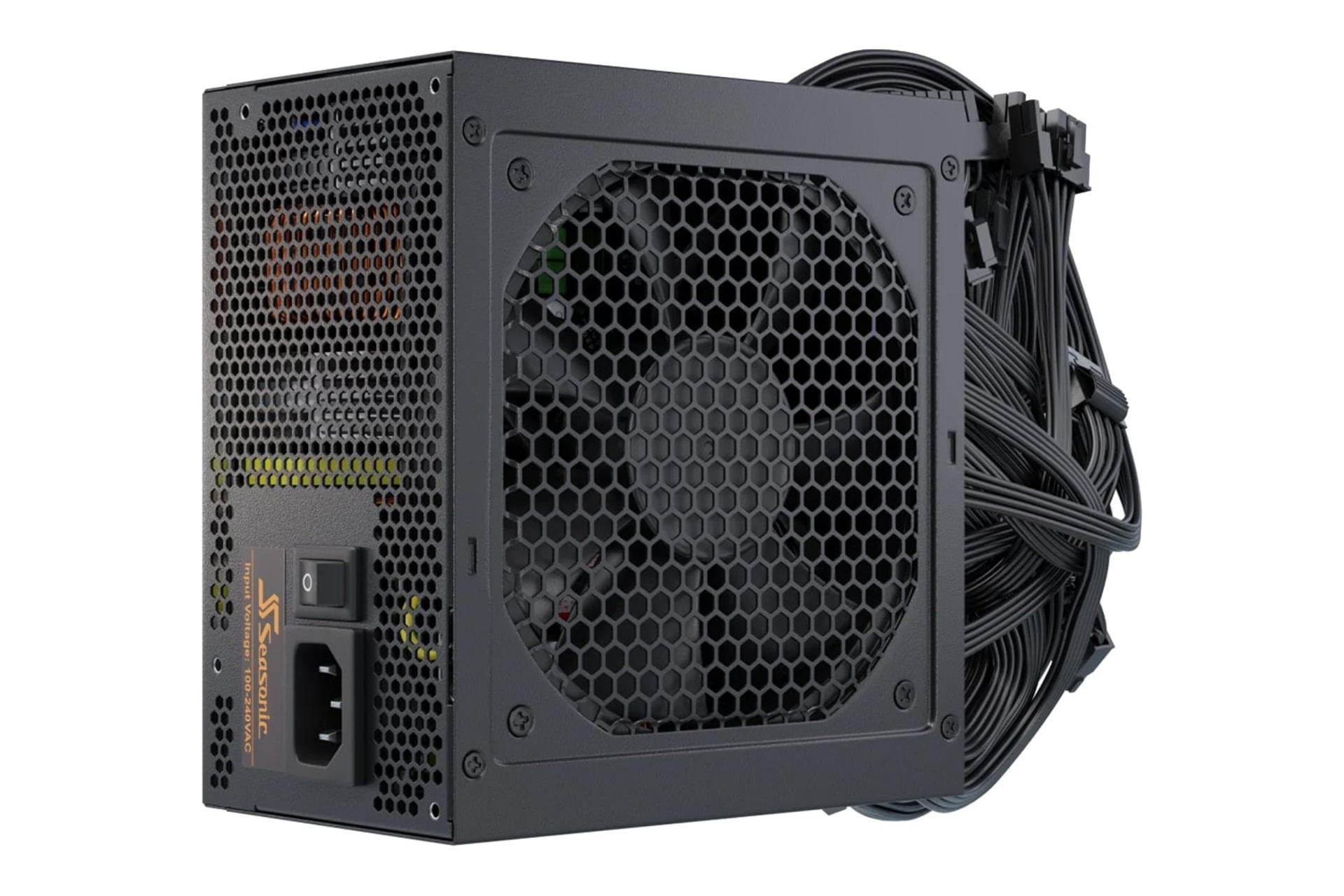 نمای نیمرخ پاور کامپیوتر سی سونیک B12 BC با توان 550 وات با نمایش فن و کابل‌ها و درگاه برق