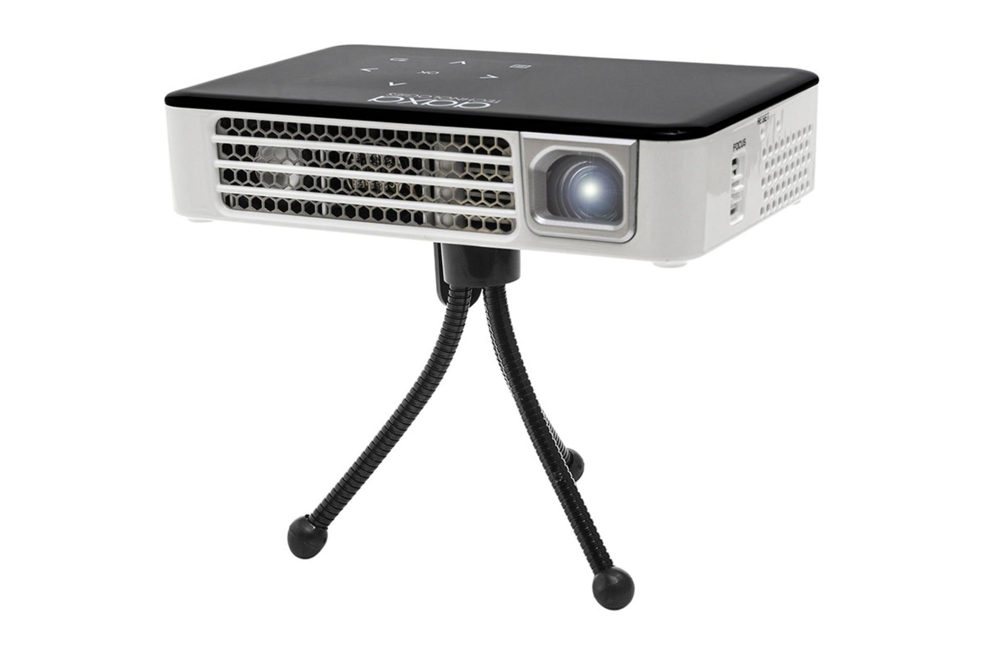 ویدیو پروژکتور آکسا AAXA P300 روی سه پایه