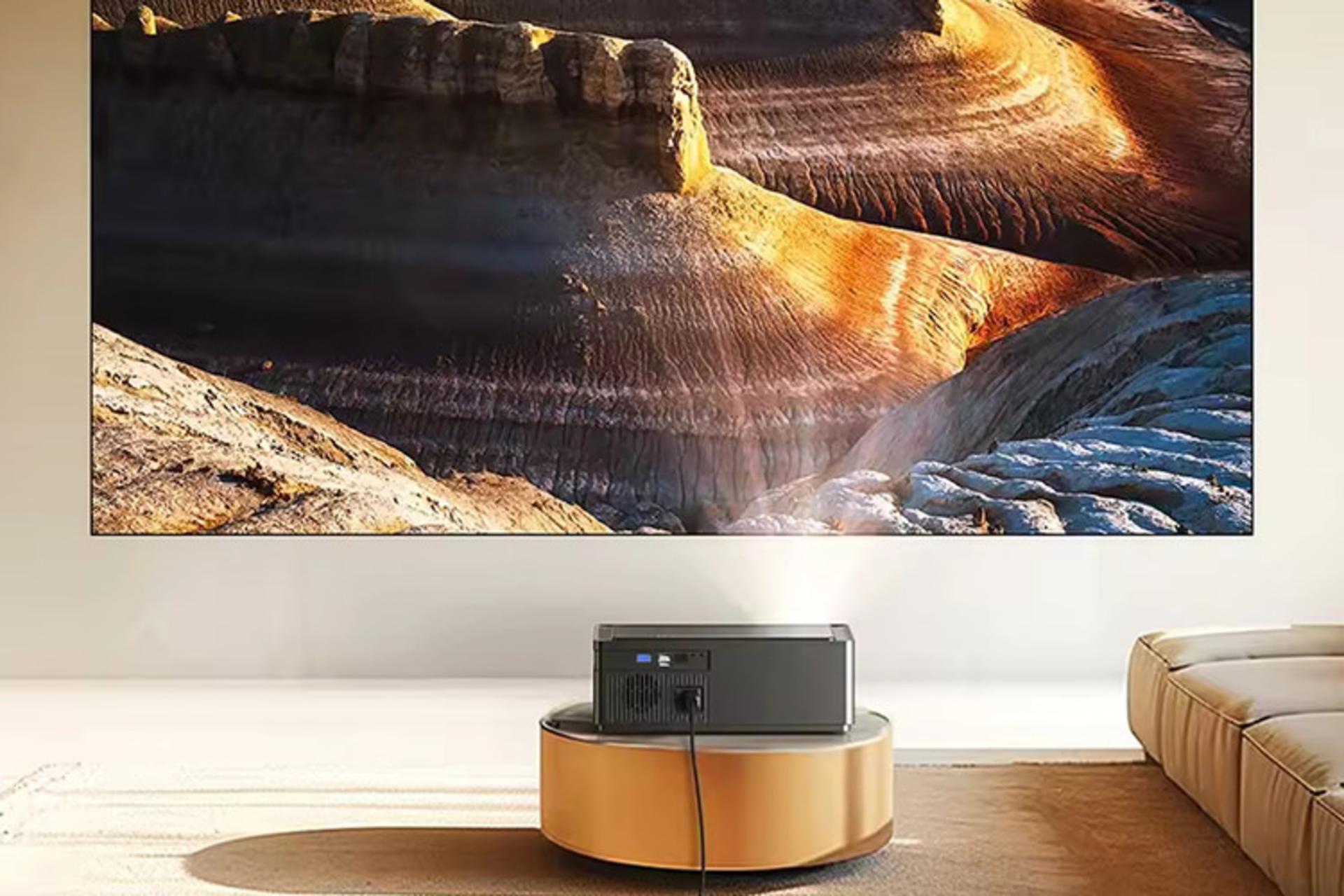 ویدیو پروژکتور بینتک BYINTEK A25 نمای پشت و درگاه ها