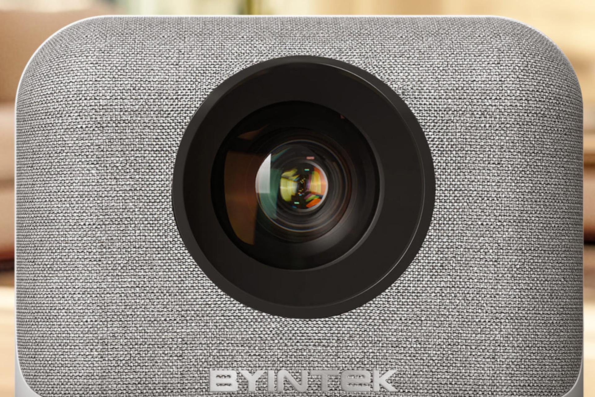 ویدیو پروژکتور بینتک BYINTEK LOVE U4 نمای لنز