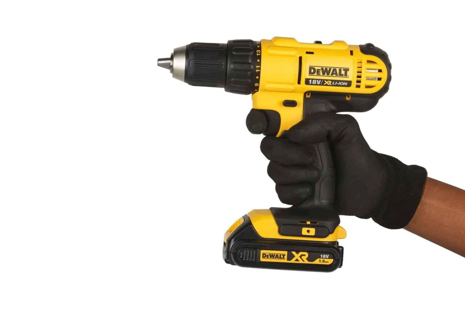 ابعاد و اندازه دریل پیچ گوشتی شارژی دیوالت DCD771S2