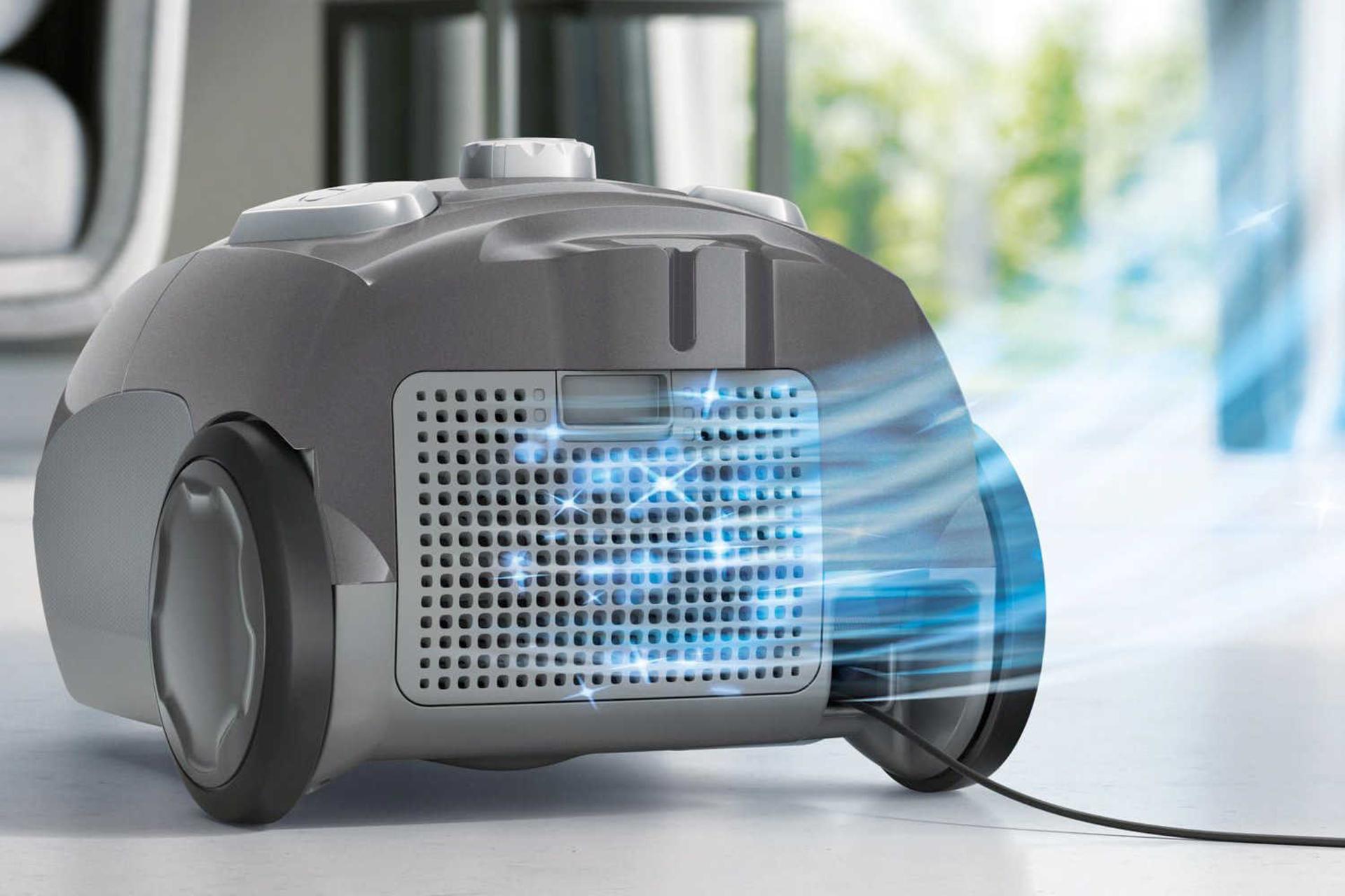 نمای پشت جاروبرقی آ ا گ VX4-1-GM-T