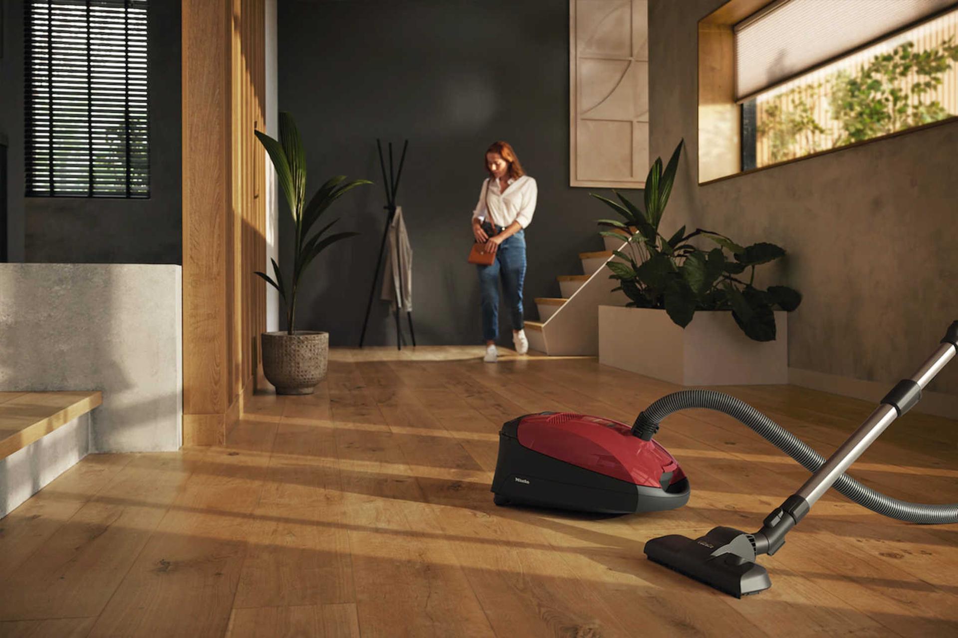 نمای سمت چپ جاروبرقی میله Classic C1 PowerLine