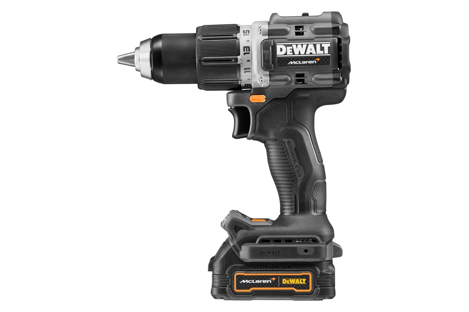 نمای کنار دریل چکشی شارژی دیوالت DCD85ME2GT-QW