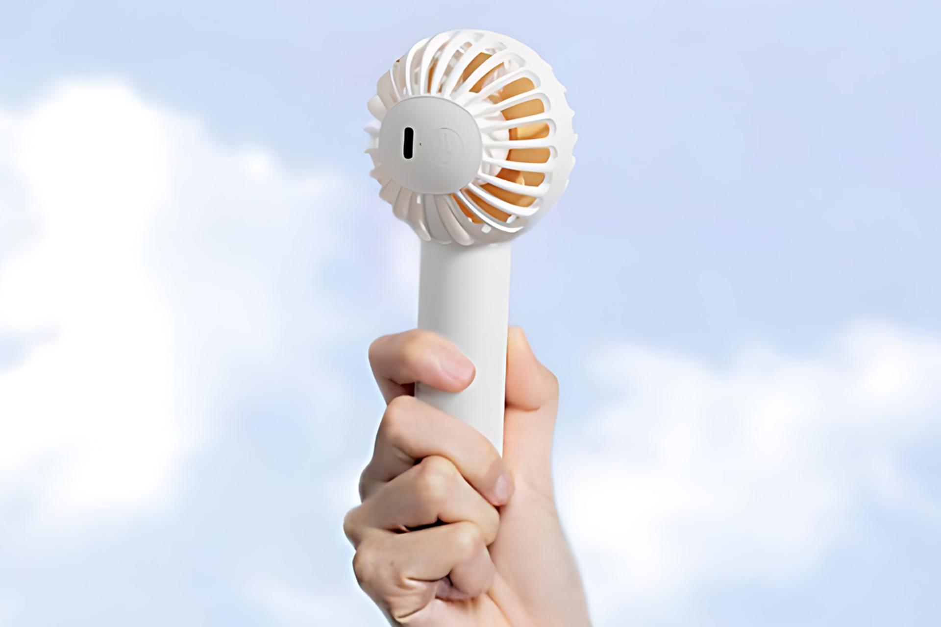 ابعاد پنکه کوچک کوالیتل Qualitell ZSC230613 در دست