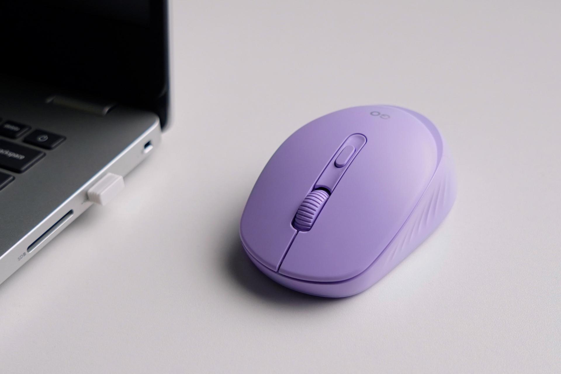 ابعاد ماوس فنتک Fantech GO W609 در کنار لپ تاپ