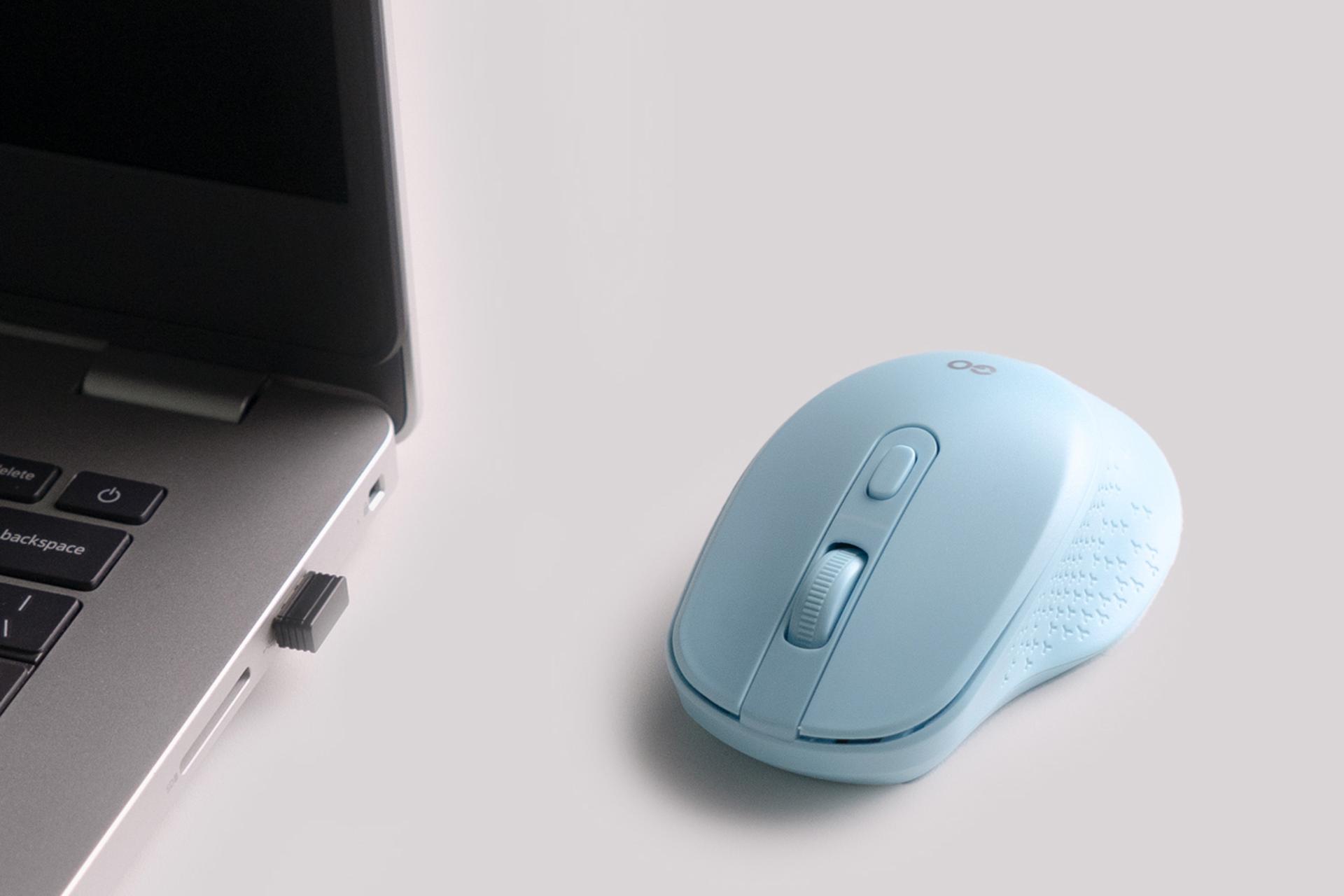 ابعاد ماوس فنتک Fantech W606 GO کنار لپ تاپ