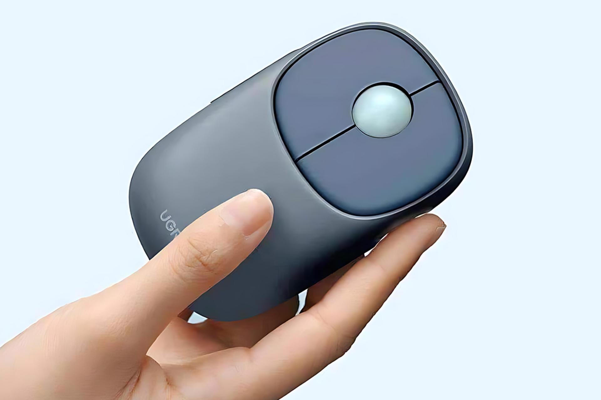 ابعاد ماوس یوگرین Ugreen MU102 در دست