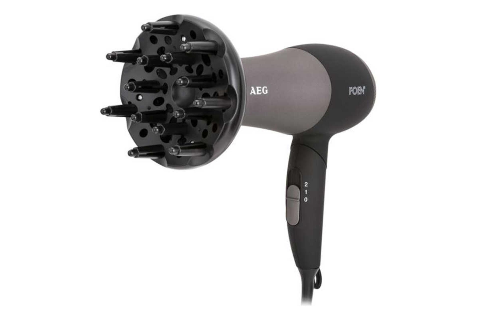 نمای سمت راست سشوار آ ا گ مدل HTD 5649 به همراه دیفیوزر