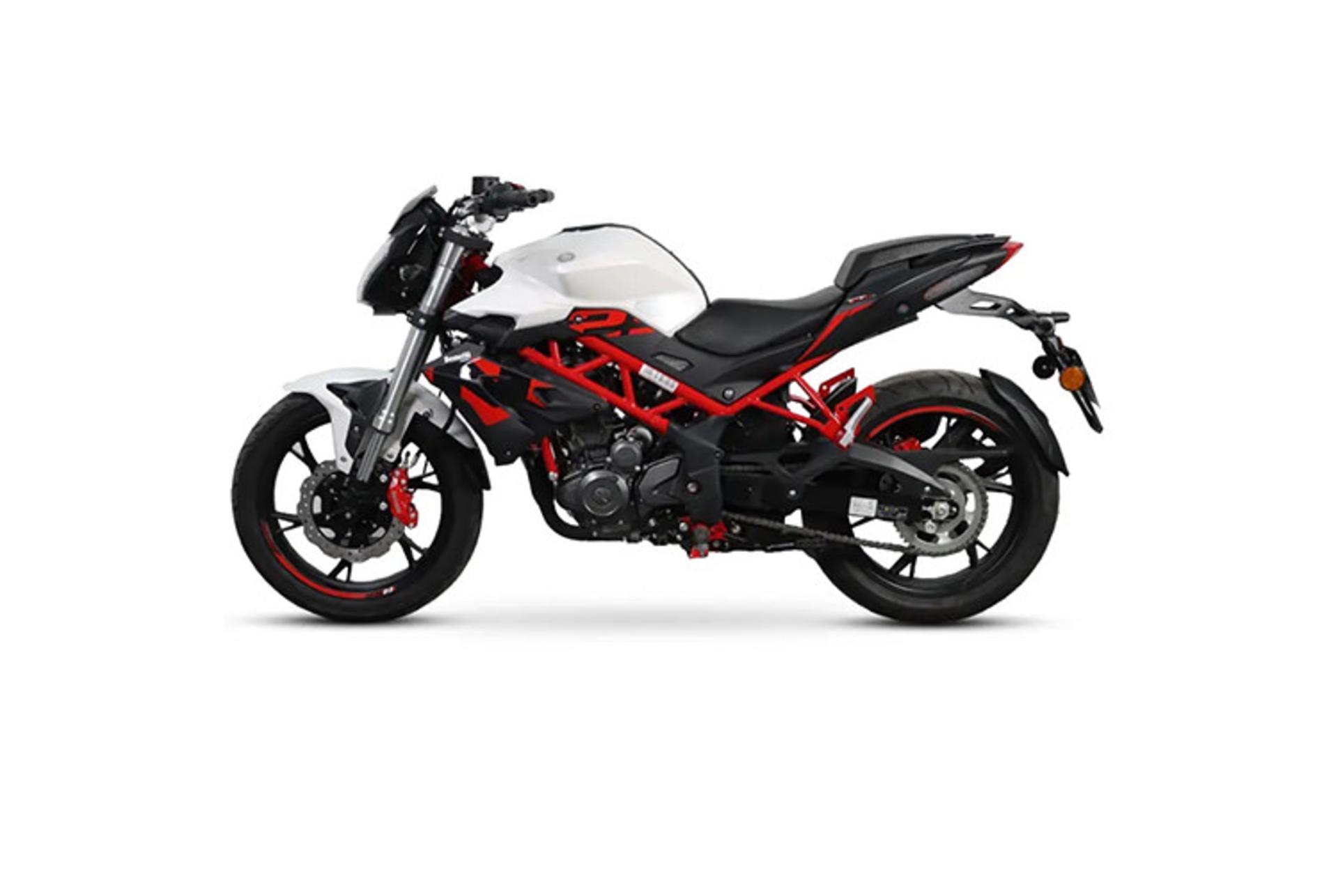 موتورسیکلت بنلی Benelli TNT25N نمای جانبی چپ