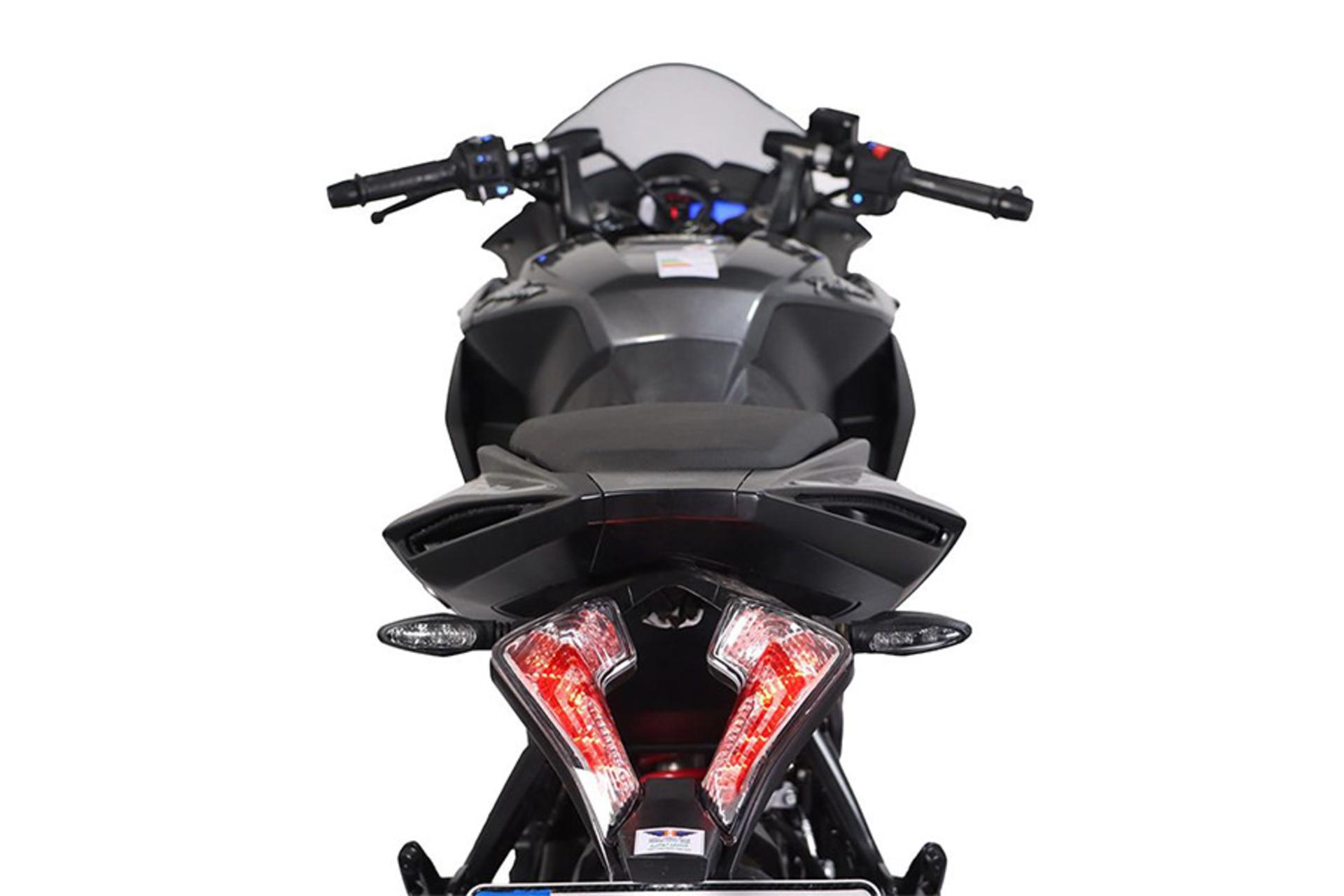 موتورسیکلت باجاج پالس Bajaj Pulsar RS200 نمای پشت
