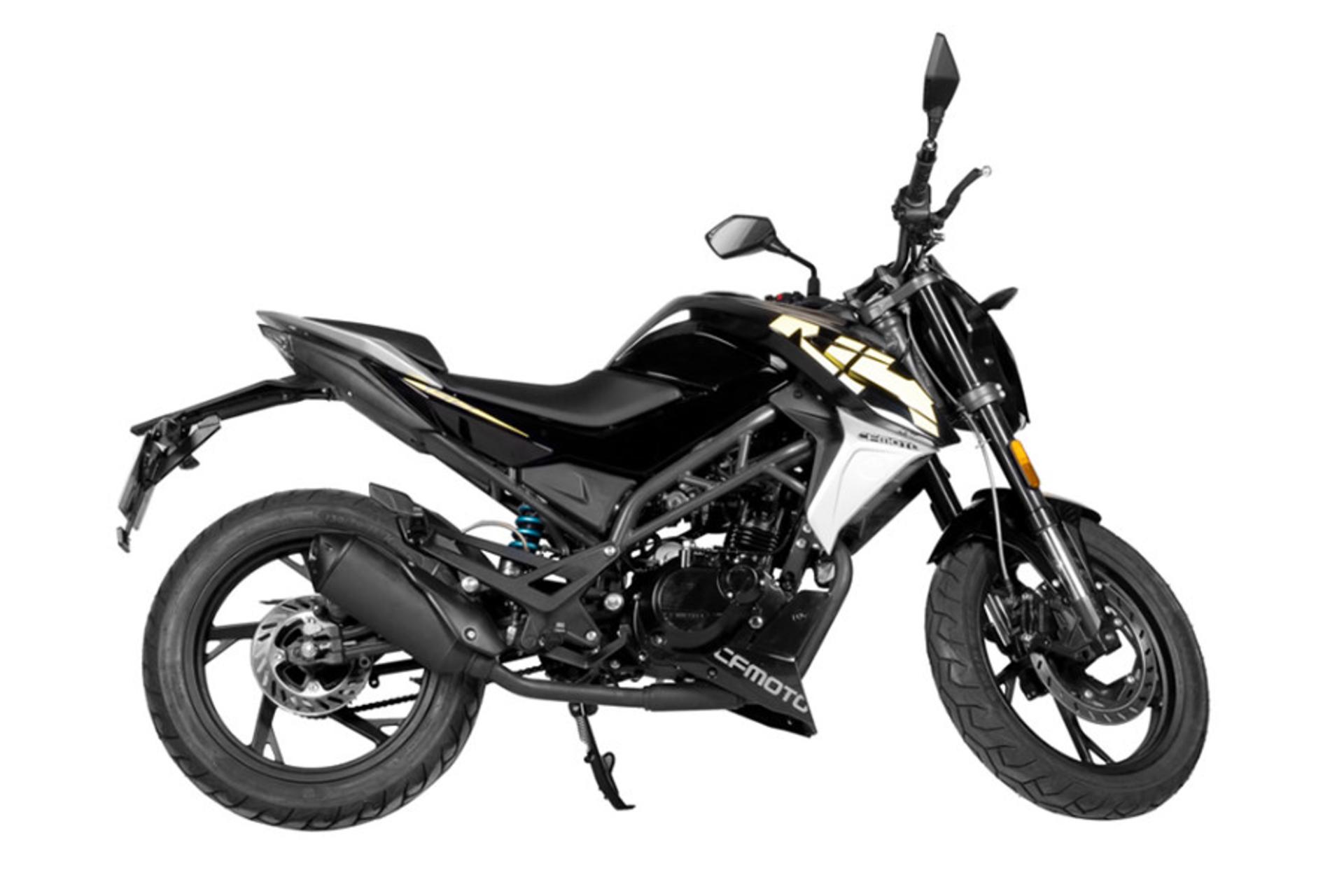 موتورسیکلت سی اف موتو CF MOTO 150NK نمای جانبی راست