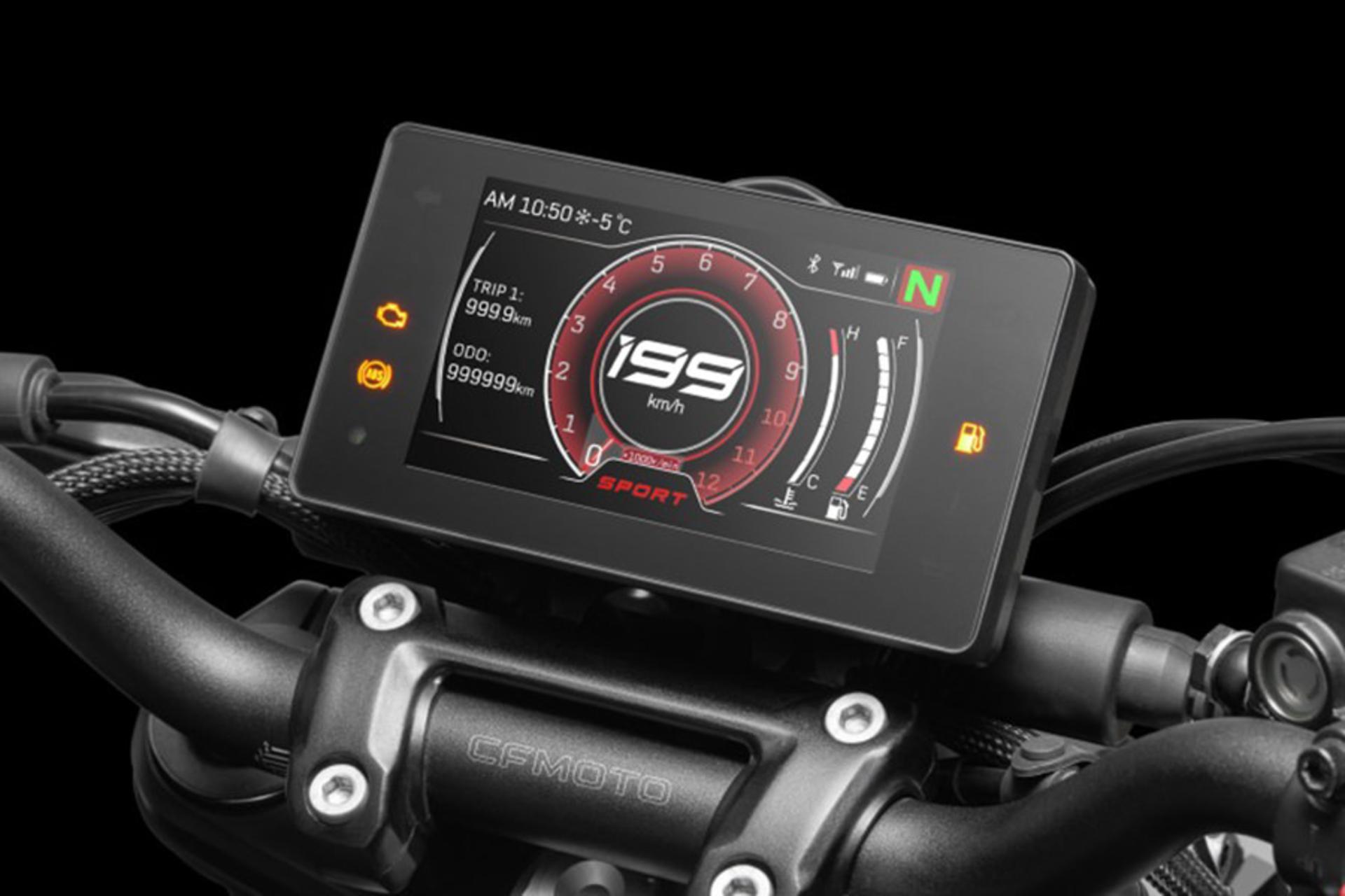 موتورسیکلت سی اف موتو CF MOTO 250NK نمای سرعت سنج و کیلومترشمار