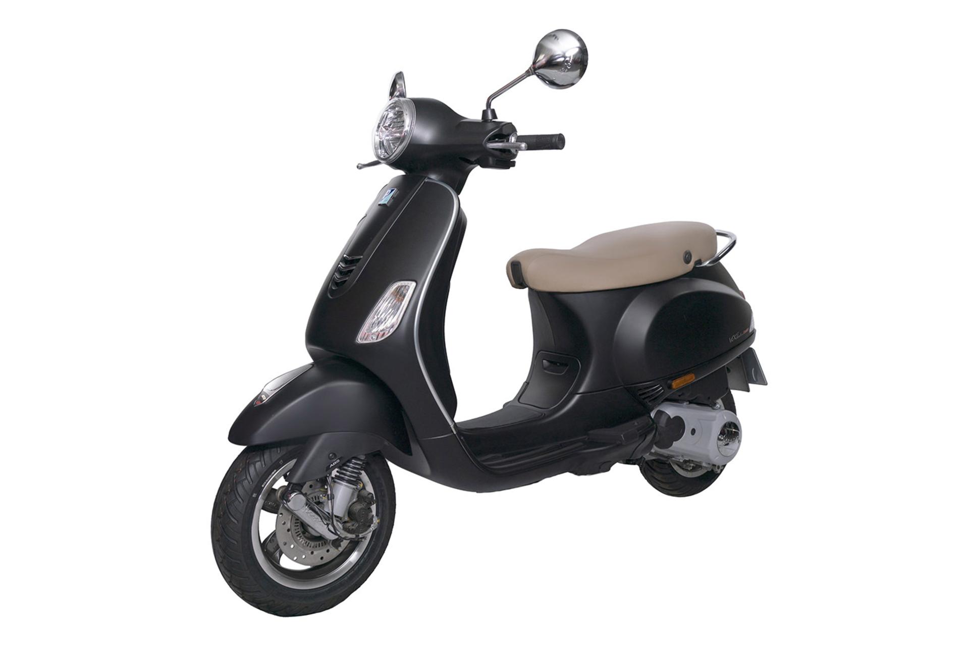 مرجع متخصصين ايران موتورسيكلت كيبر موتور وسپا Kabir Motor VESPA VXL 150 نماي جلو و جانبي