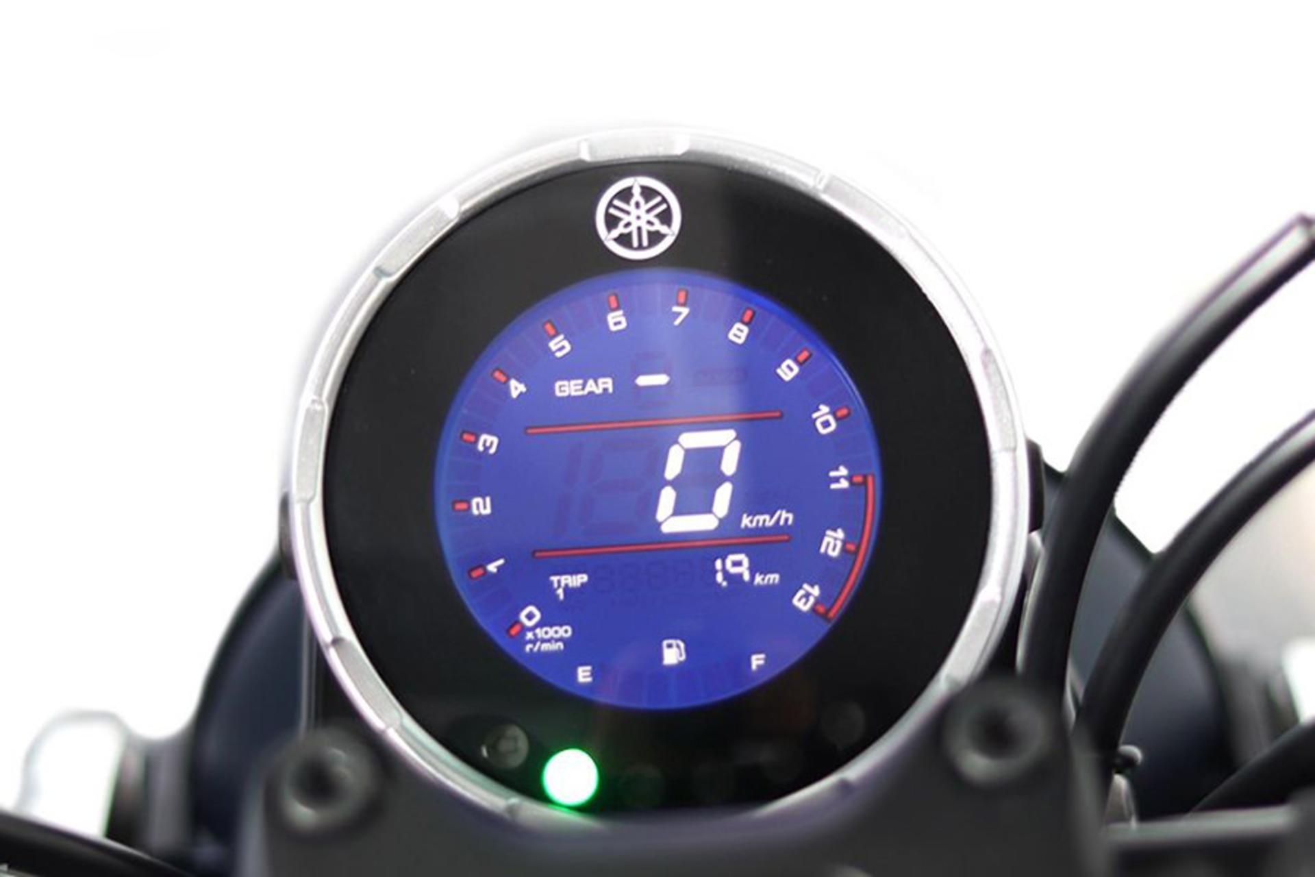 موتورسیکلت یاماها Yamaha XSR 155 نمای سرعت سنج و کیلومترشمار