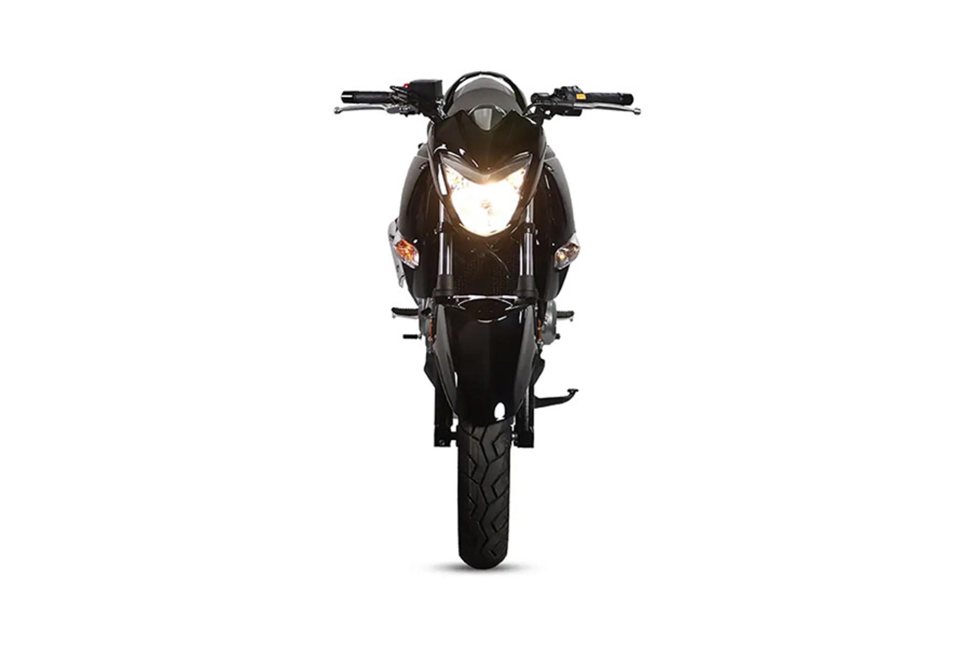 موتورسیکلت سوزوکی Suzuki Inazuma 250 نمای جلو