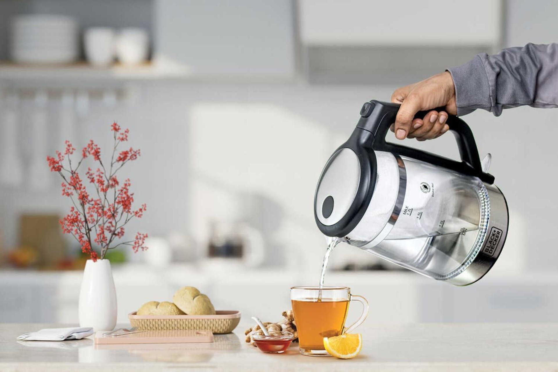 نمای کناری کتری برقی بلک اند دکر GK220-B5