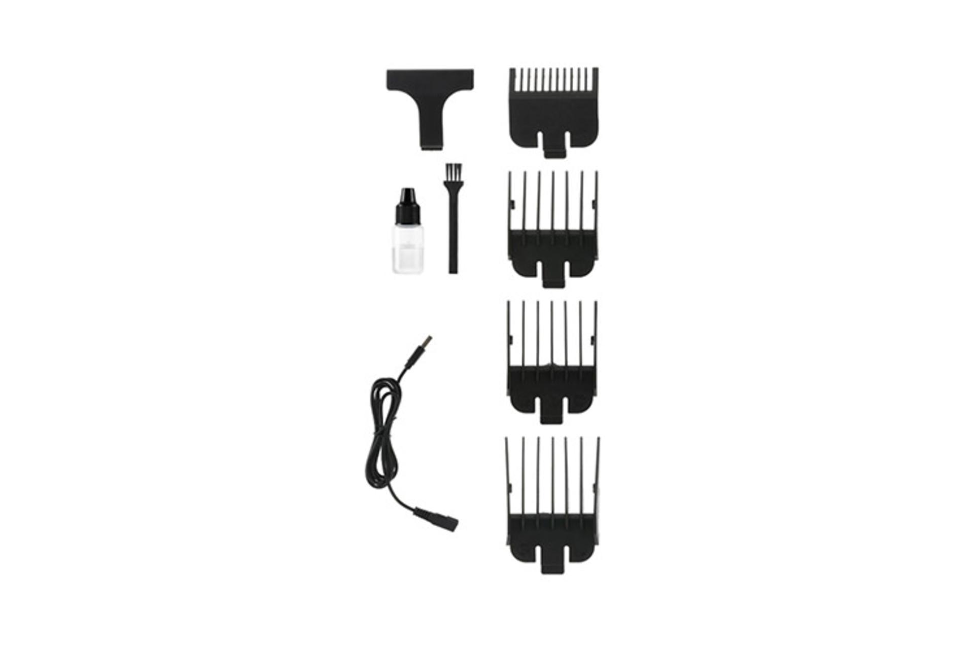 ماشین اصلاح و ریش تراش وی جی آر VGR V-680 شانه ها و لوازم همراه