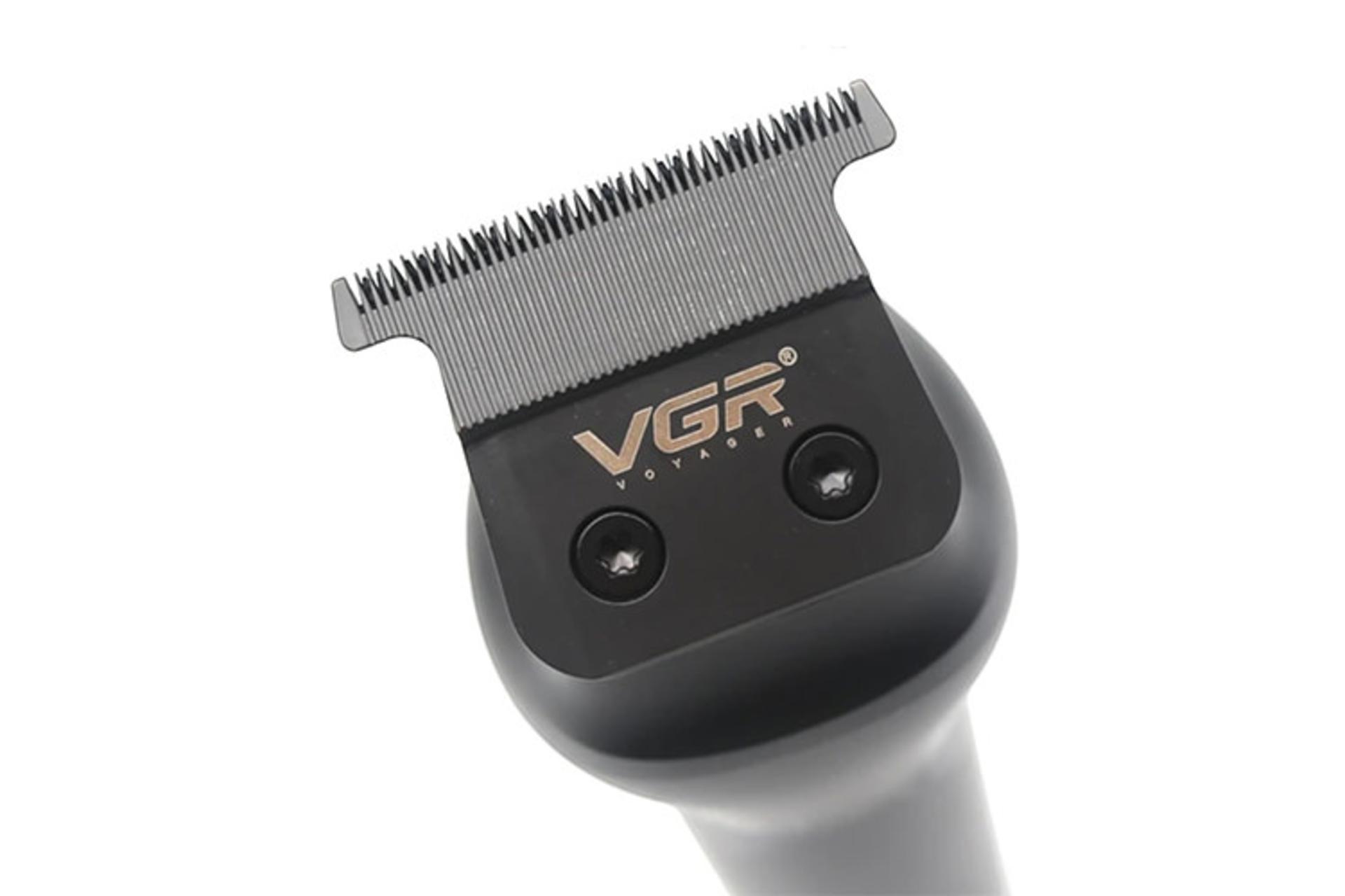 ماشین اصلاح و ریش تراش وی جی آر VGR V-990 رنگ مشکی نمای زیر تیغه