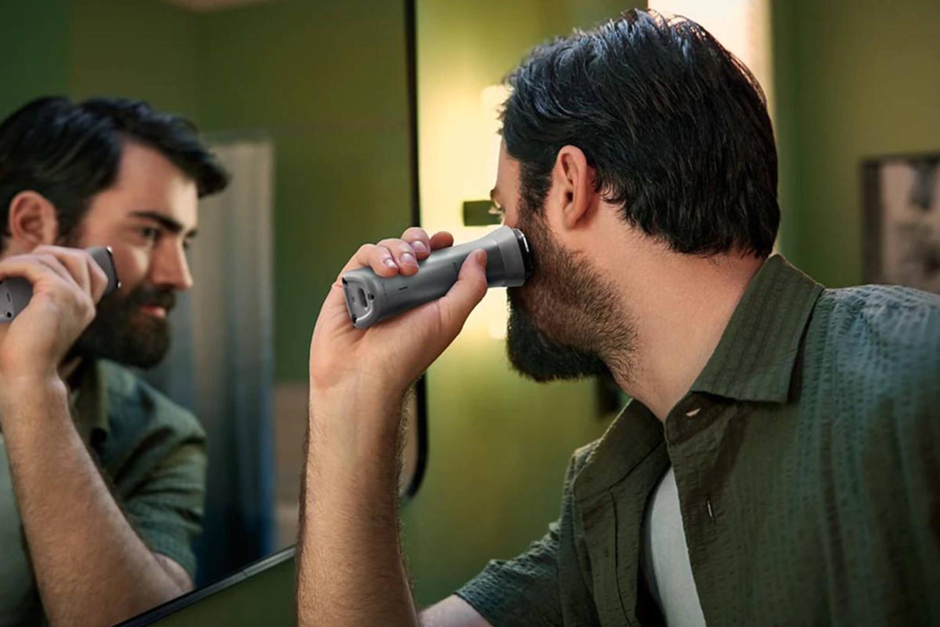 ماشین اصلاح فیلیپس Philips MG5930 در حال اصلاح صورت