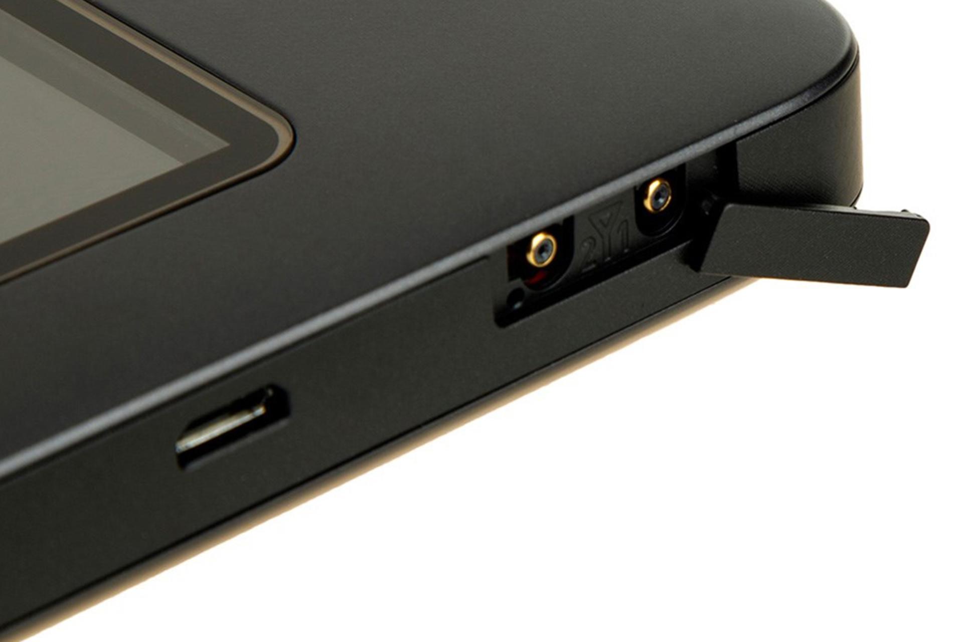 محل اتصال آنتن خارجی مودم و روتر سیم‌ کارتی ایرانسل Irancell FD-M60 H1