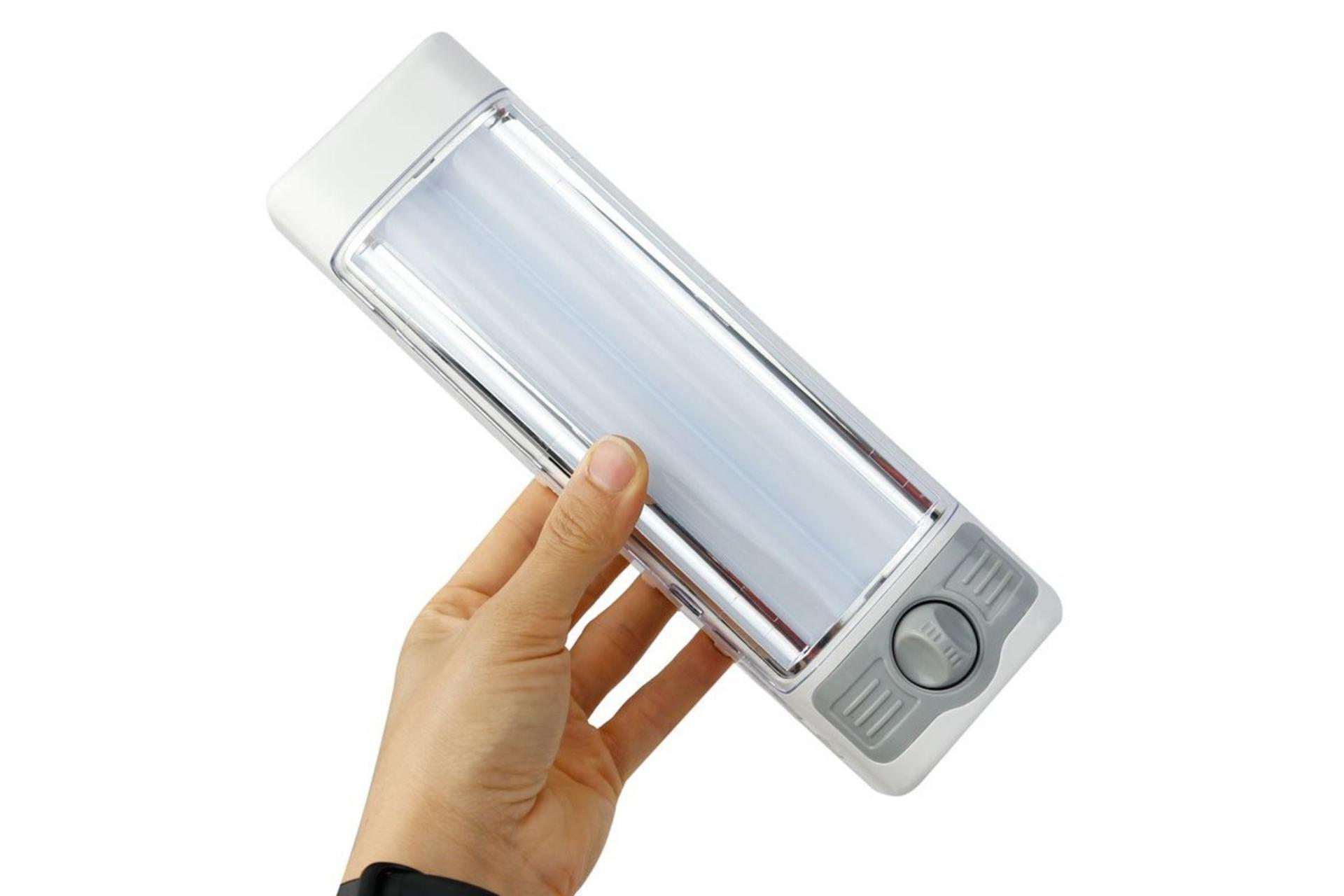 ابعاد چراغ اضطراری ویداسی WD-838T در دست