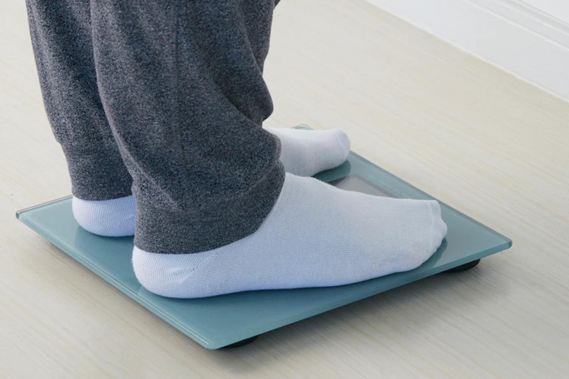 نمای درحال کار ترازوی وزن کشی آیکیا IKEA Vikskar